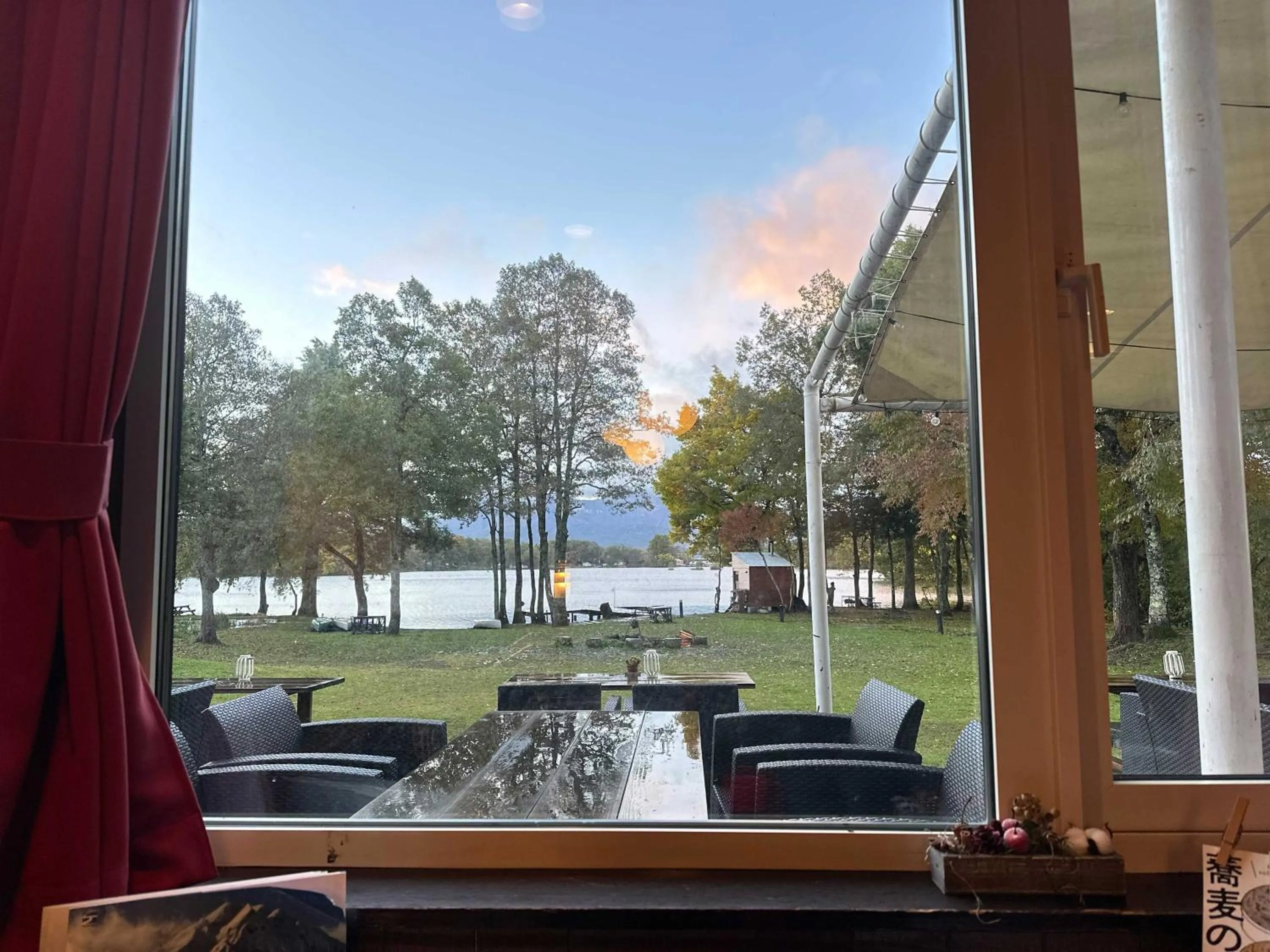 Communal lounge/ TV room in Lakeside Hotels Kuore