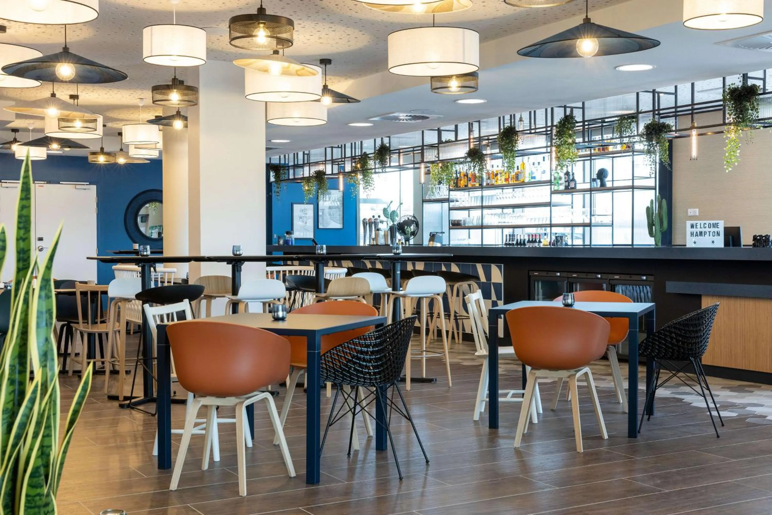 Restaurant/places to eat in Hampton by Hilton Tours Centre, France