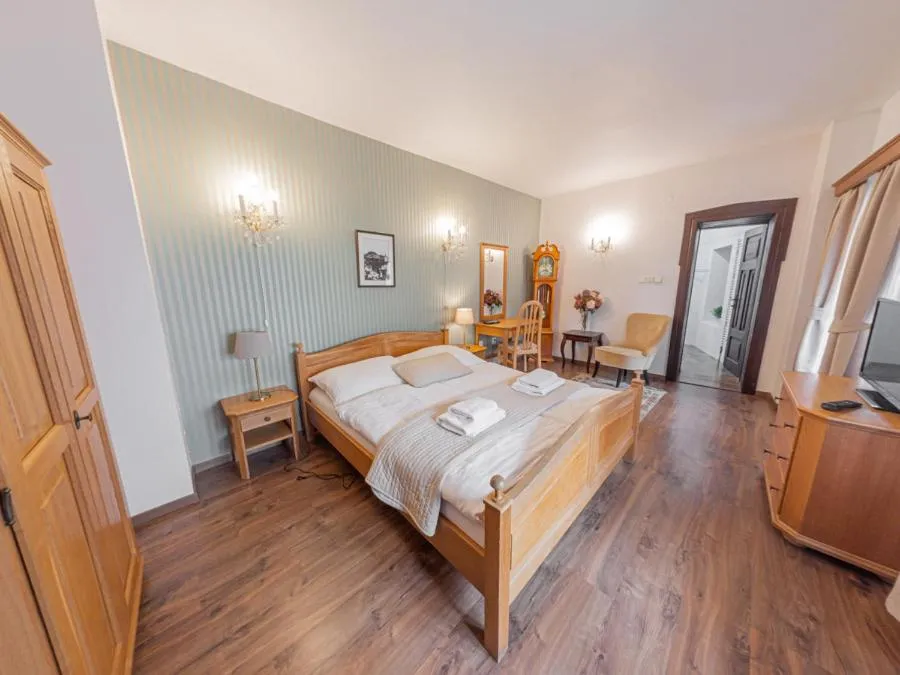 Bed in Hotel Salamander - Garni