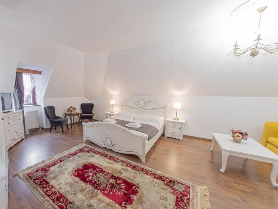 Bed in Hotel Salamander - Garni