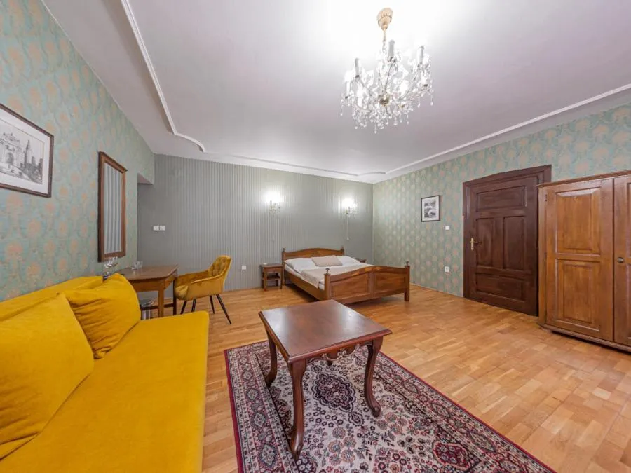 Hotel Salamander - Garni