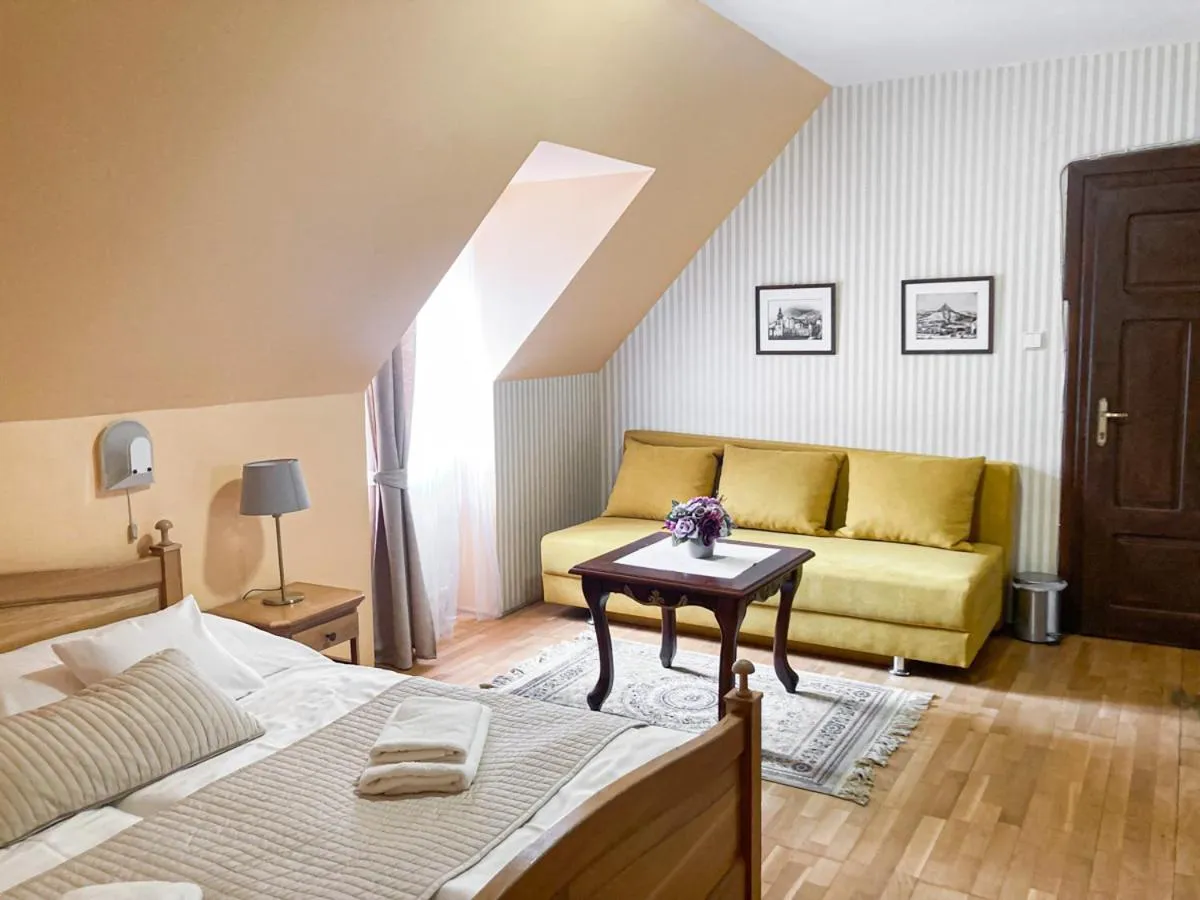 Bed in Hotel Salamander - Garni