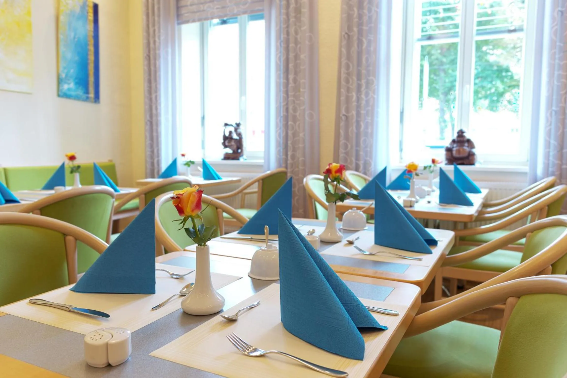 Restaurant/places to eat in Melarose Feng Shui Hotel