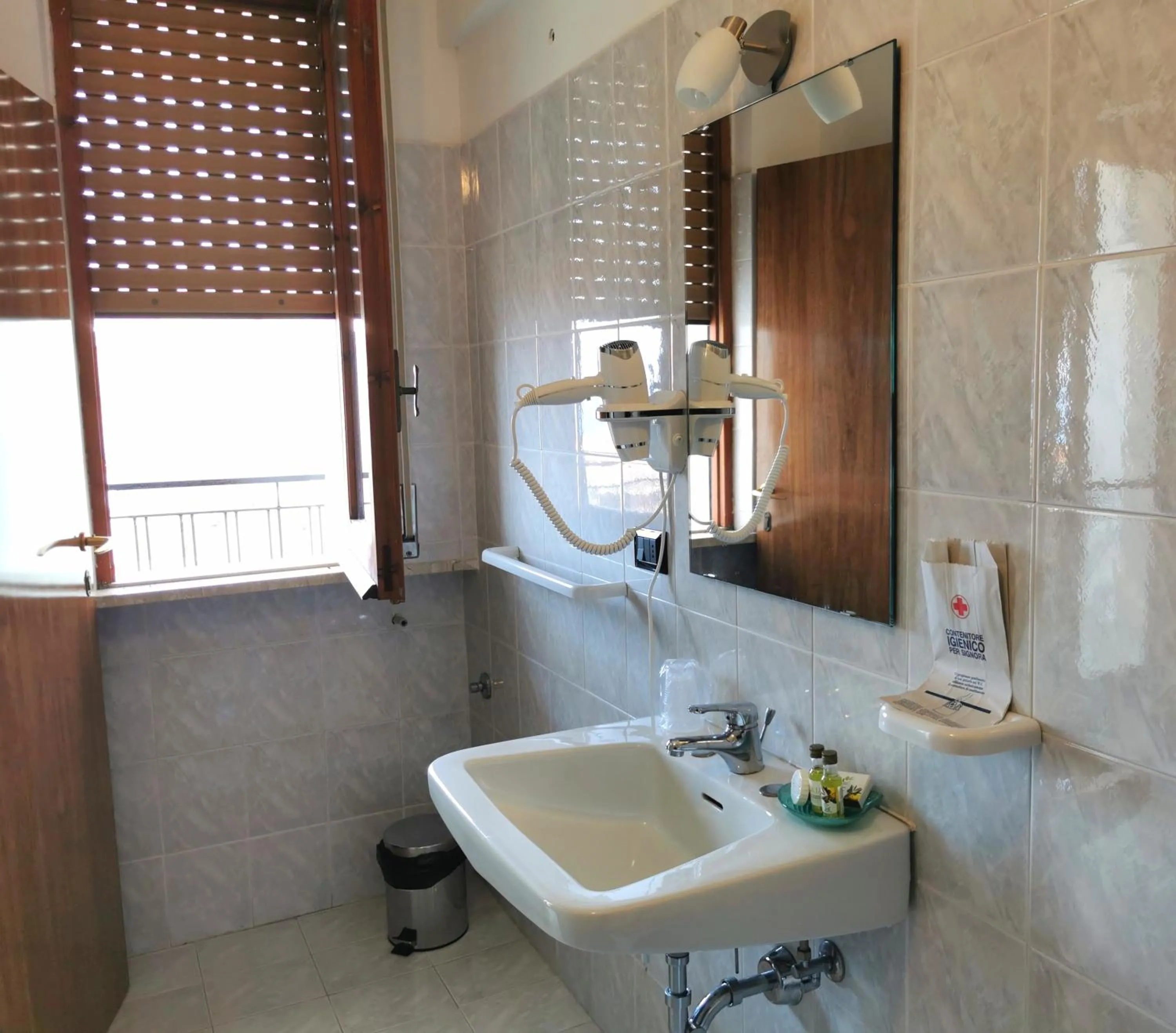 Bathroom in Hotel TEA - Praia a Mare