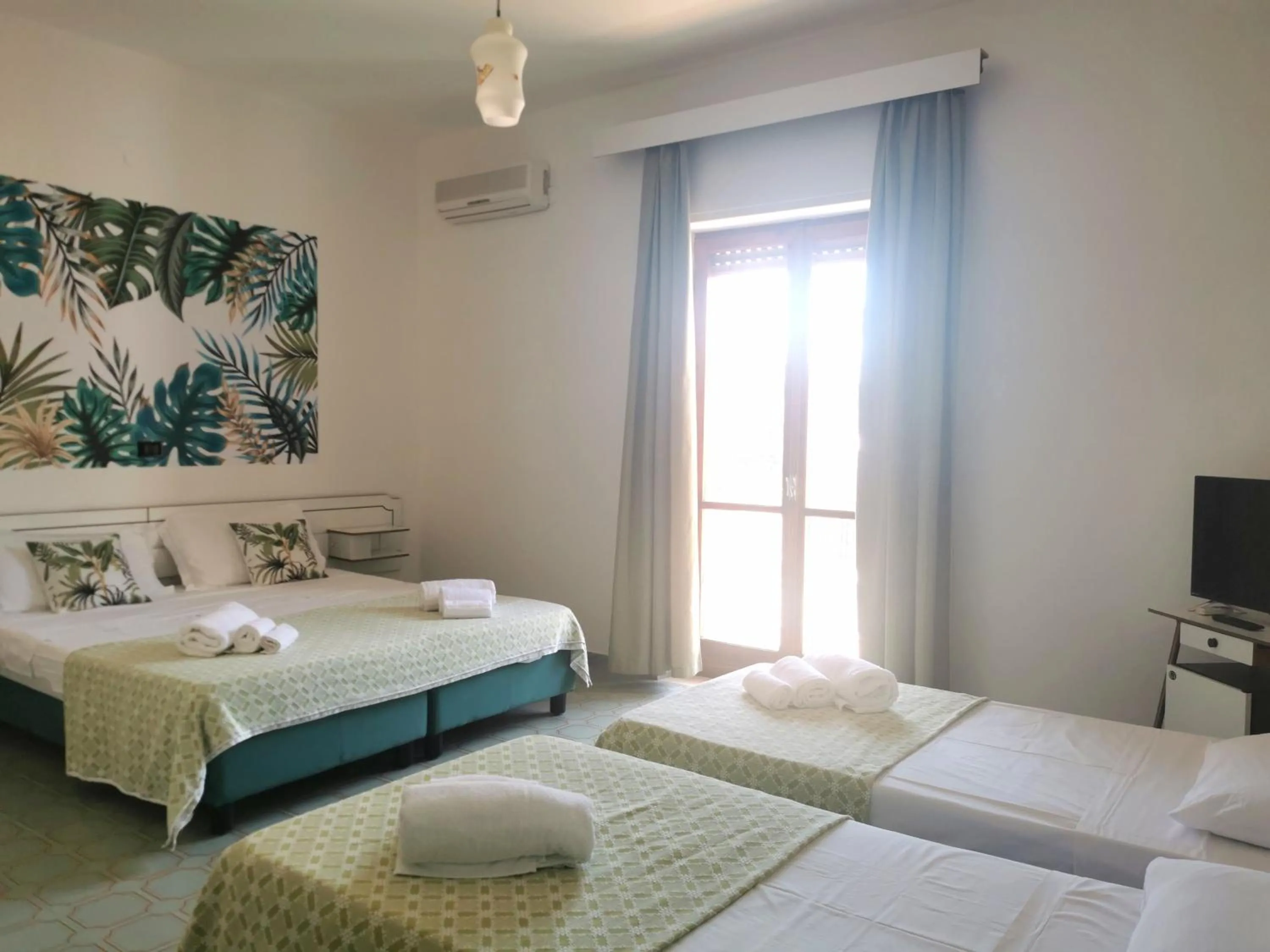 Bedroom, Bed in Hotel TEA - Praia a Mare