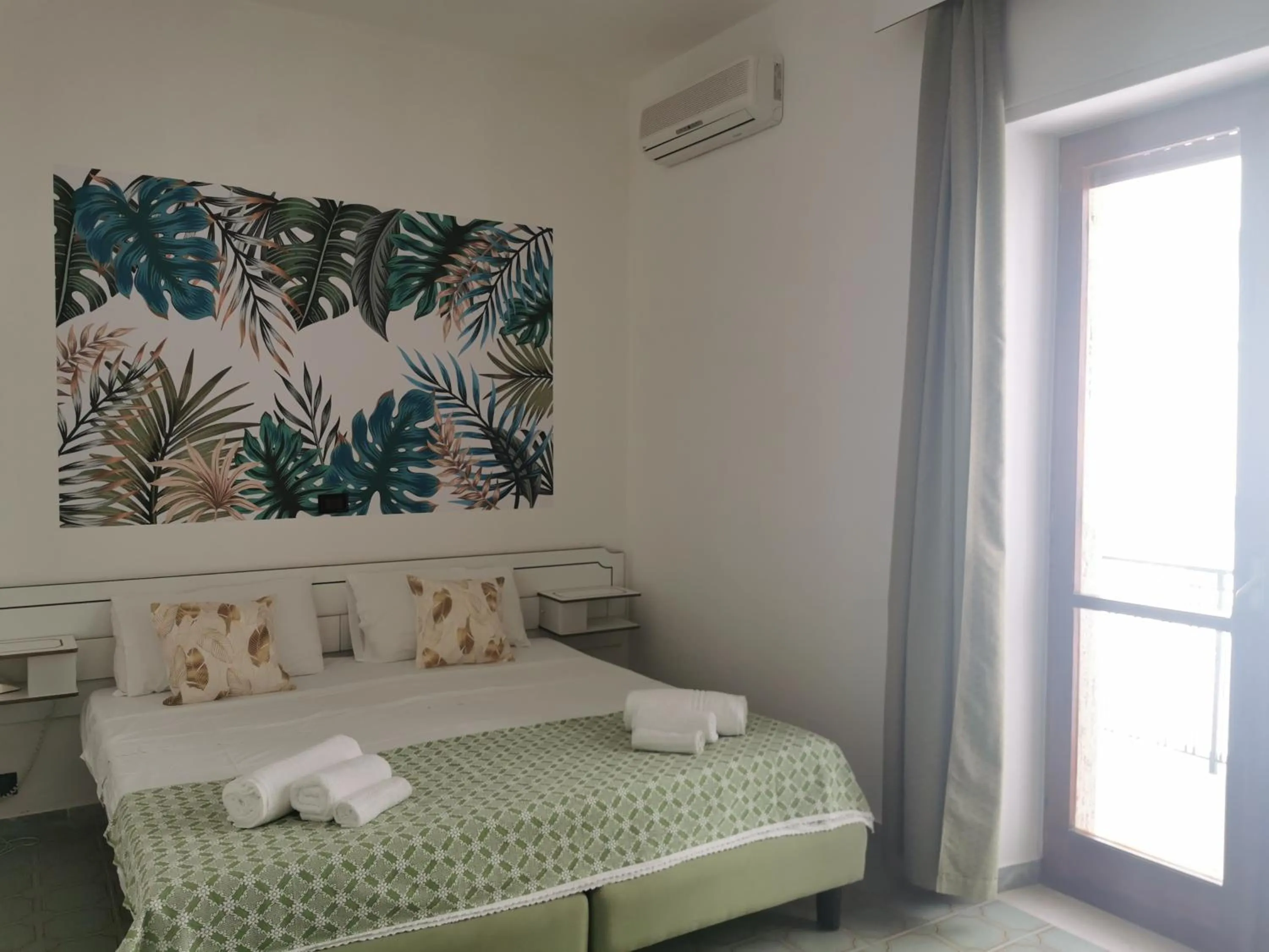 Bedroom, Bed in Hotel TEA - Praia a Mare