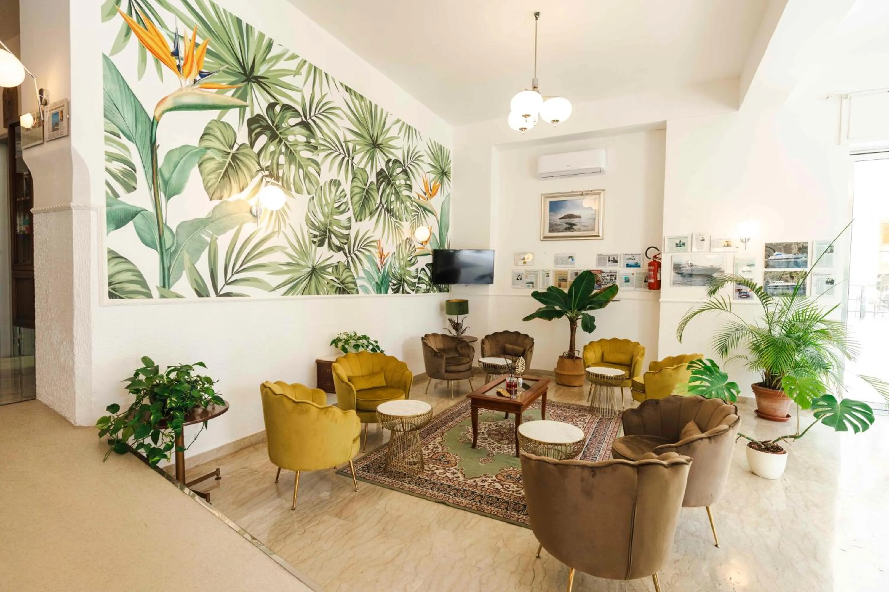 Lobby or reception in Hotel TEA - Praia a Mare