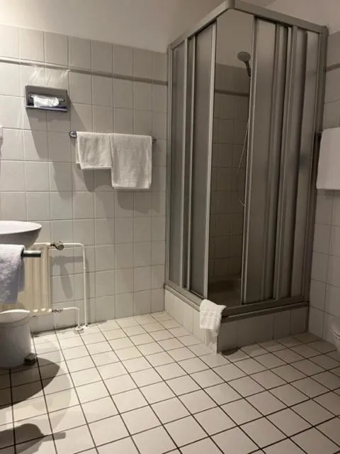 Bathroom in Neustädter Hof Hotel Garni