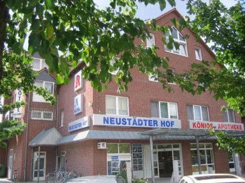 Facade/entrance in Neustädter Hof Hotel Garni