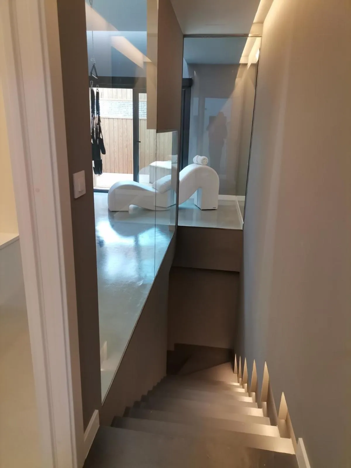 Other, Bed in Motel Latino