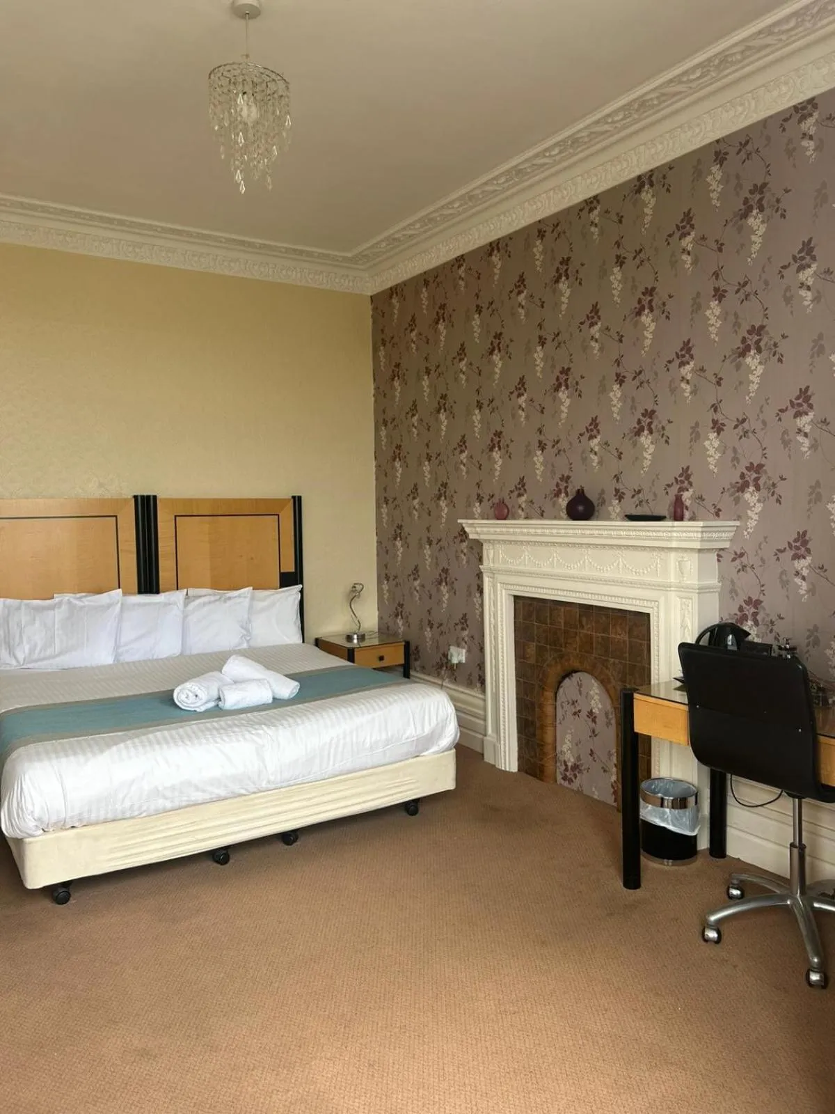 Bed in The Beach Weston