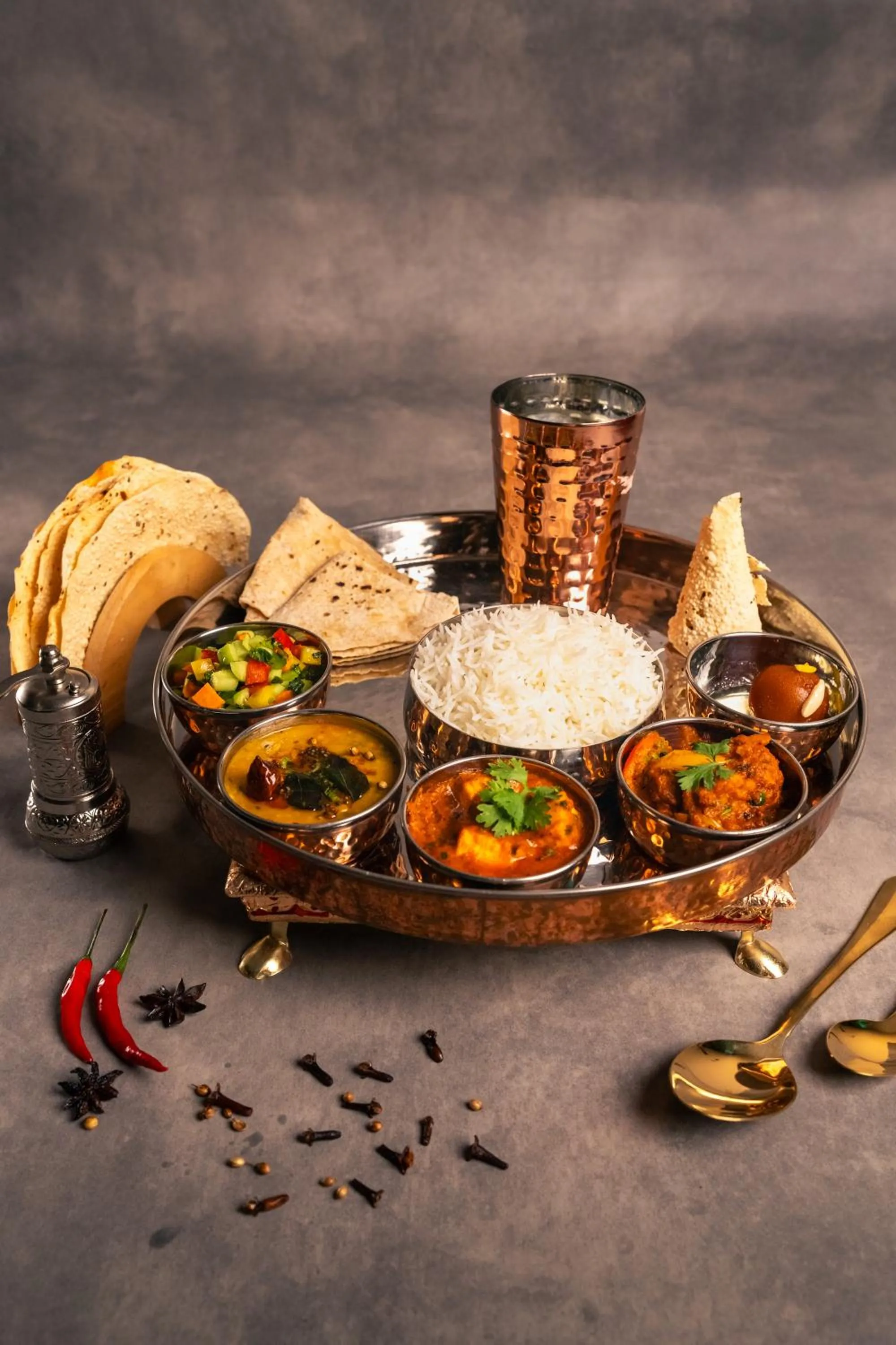 Restaurant/places to eat in Star Metro Deira Hotel Apartments