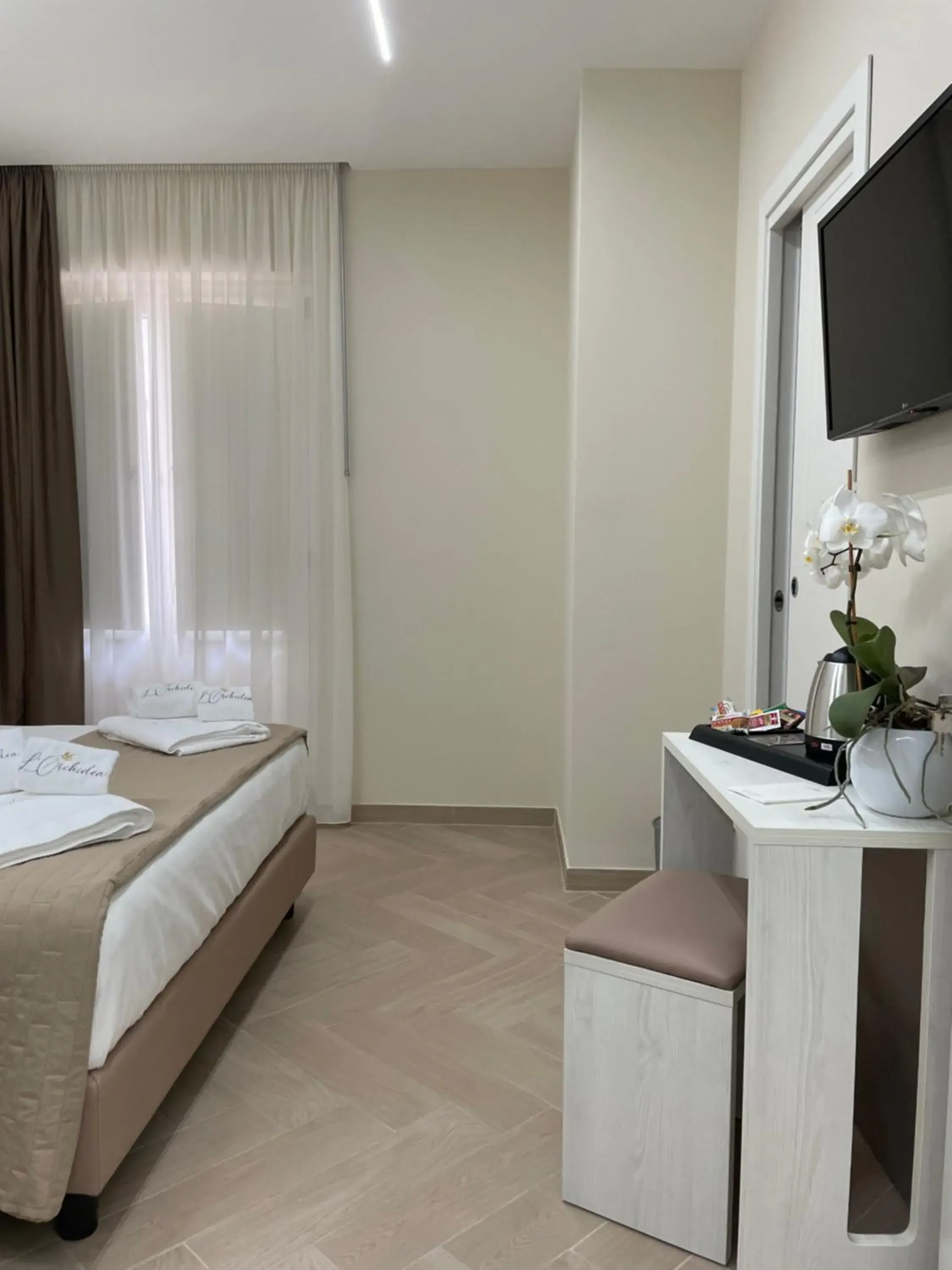 Queen Room with Balcony - single occupancy in B&B L'Orchidea Queen Room with Balcony - single occupancy in B&B L'Orchidea