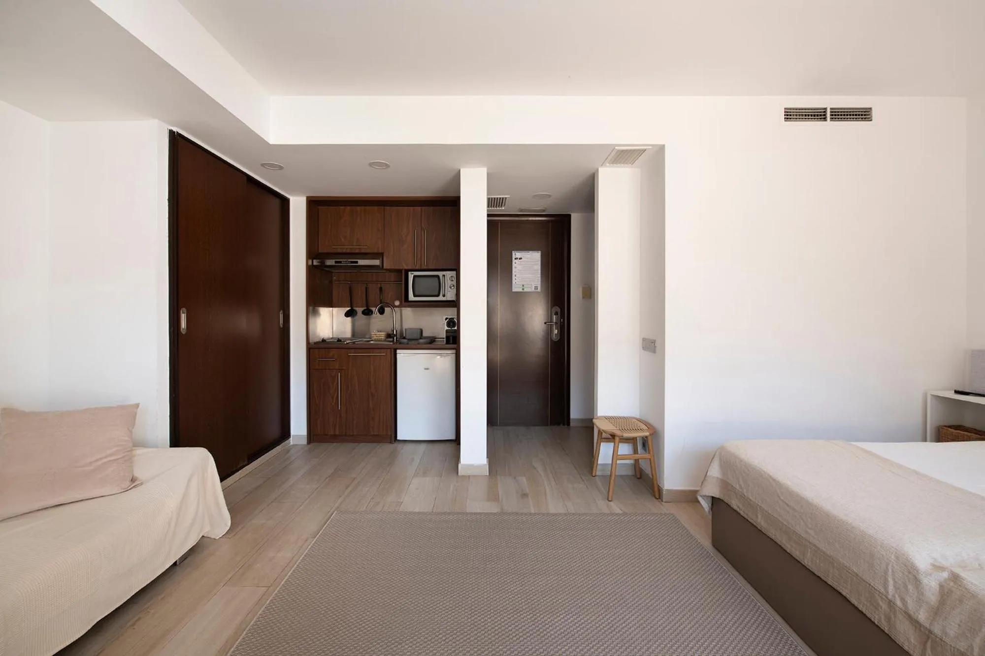 Bed in Aparthotel Centric