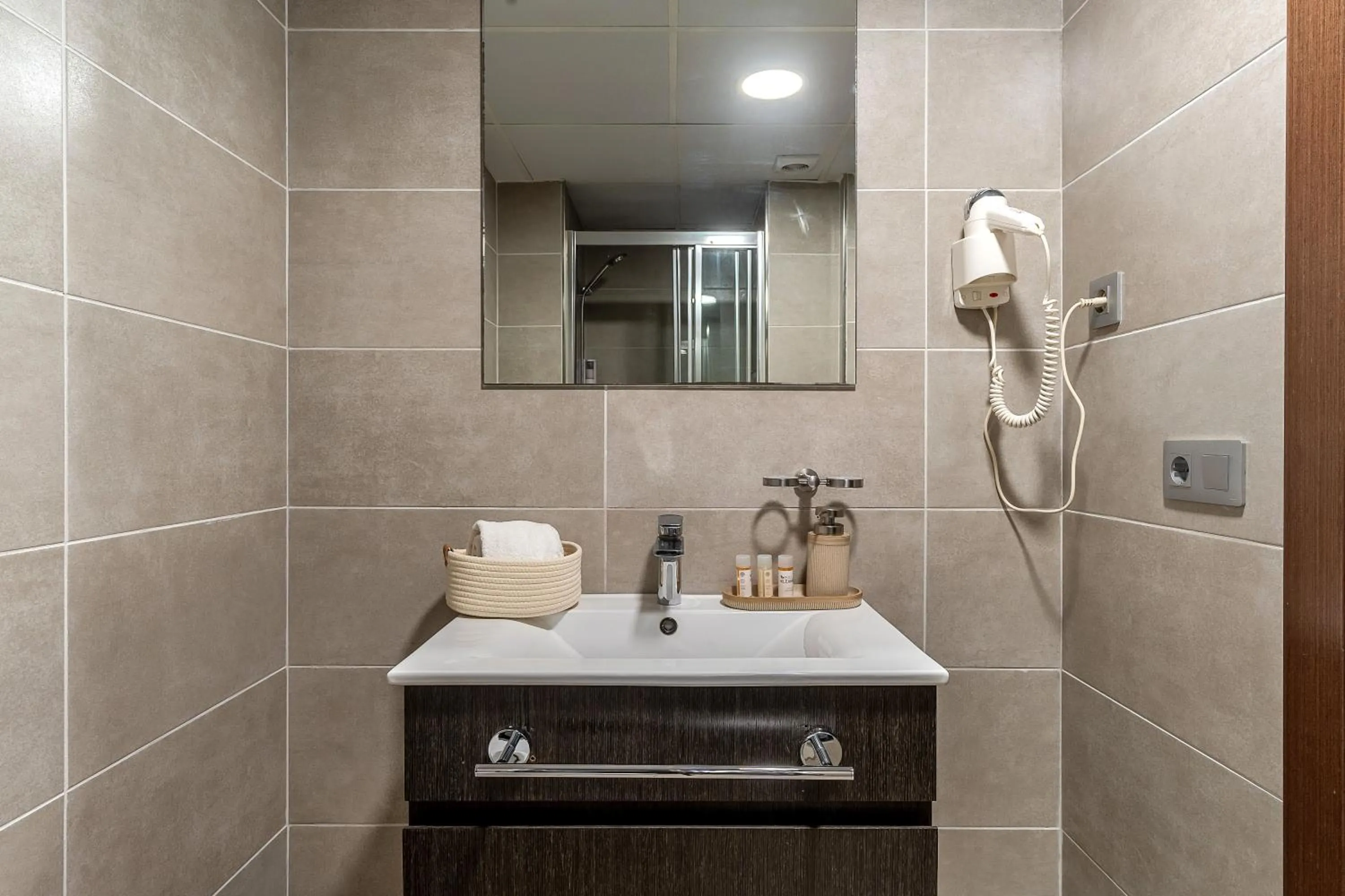 Bathroom in Aparthotel Centric