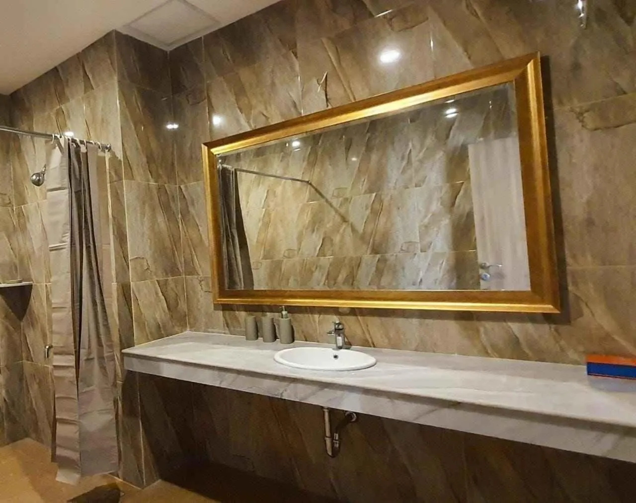 Property building in Hotel Daily Inn Bandung