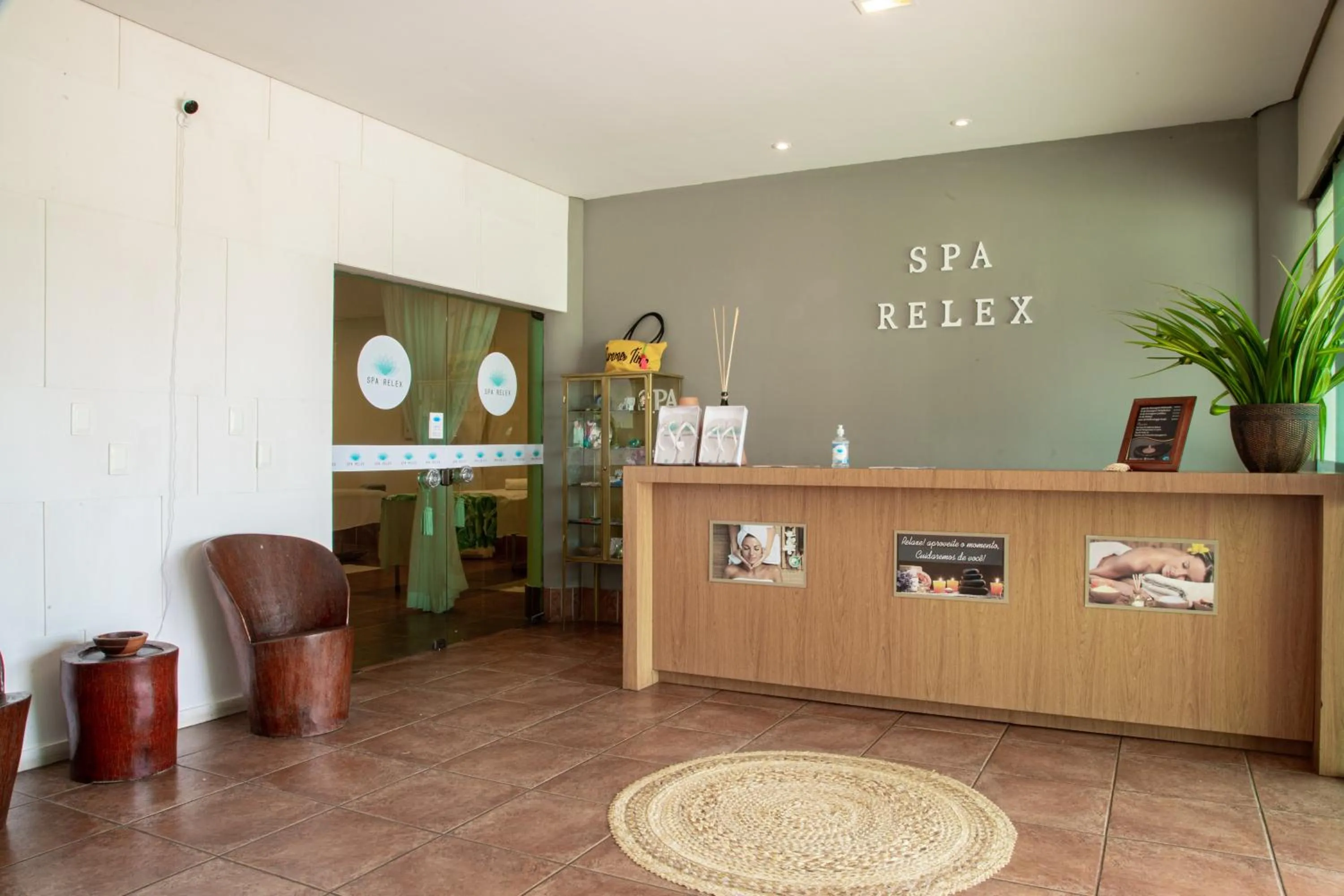 Spa and wellness centre/facilities in Beach Class Muro Alto Condomínio Resort By New Time