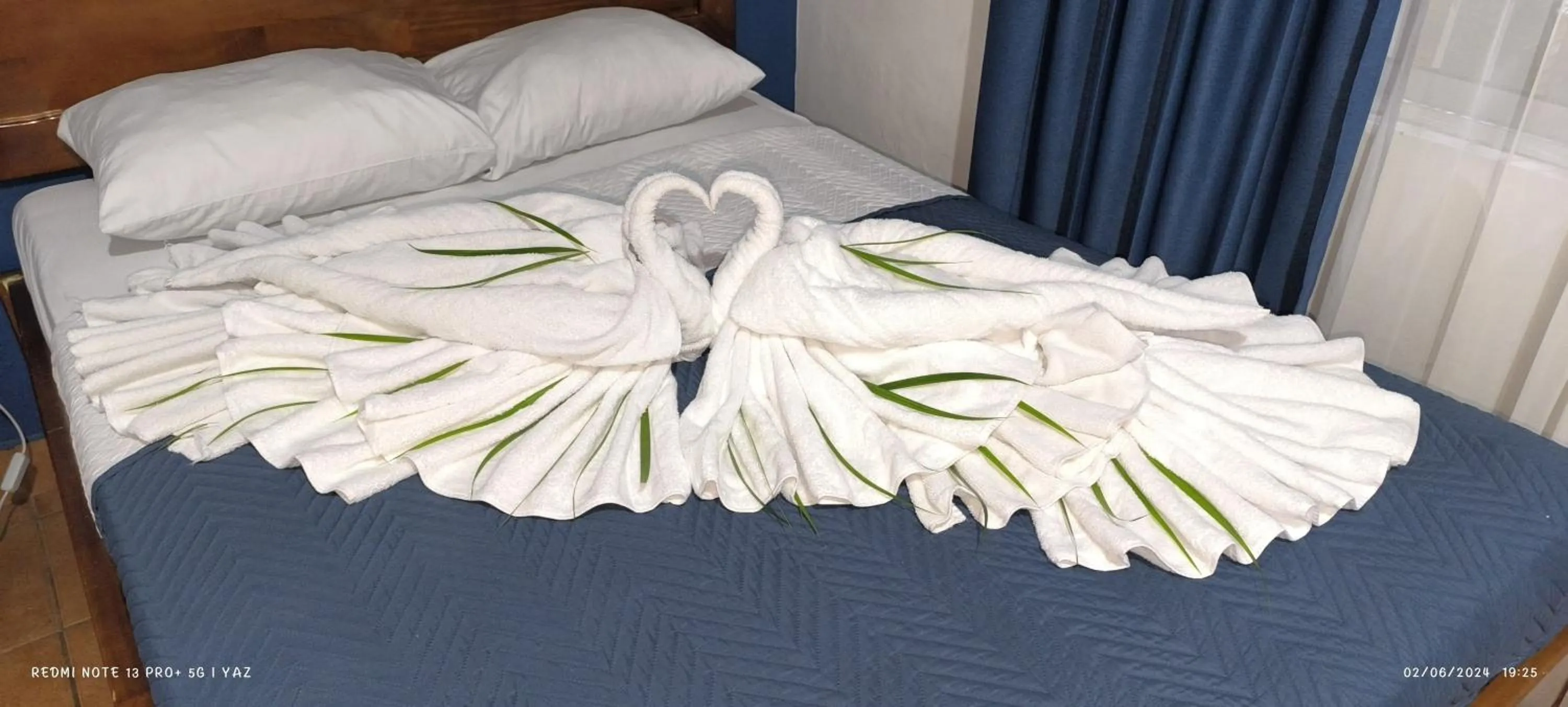 Bed in Park View Hotel & Restaurant