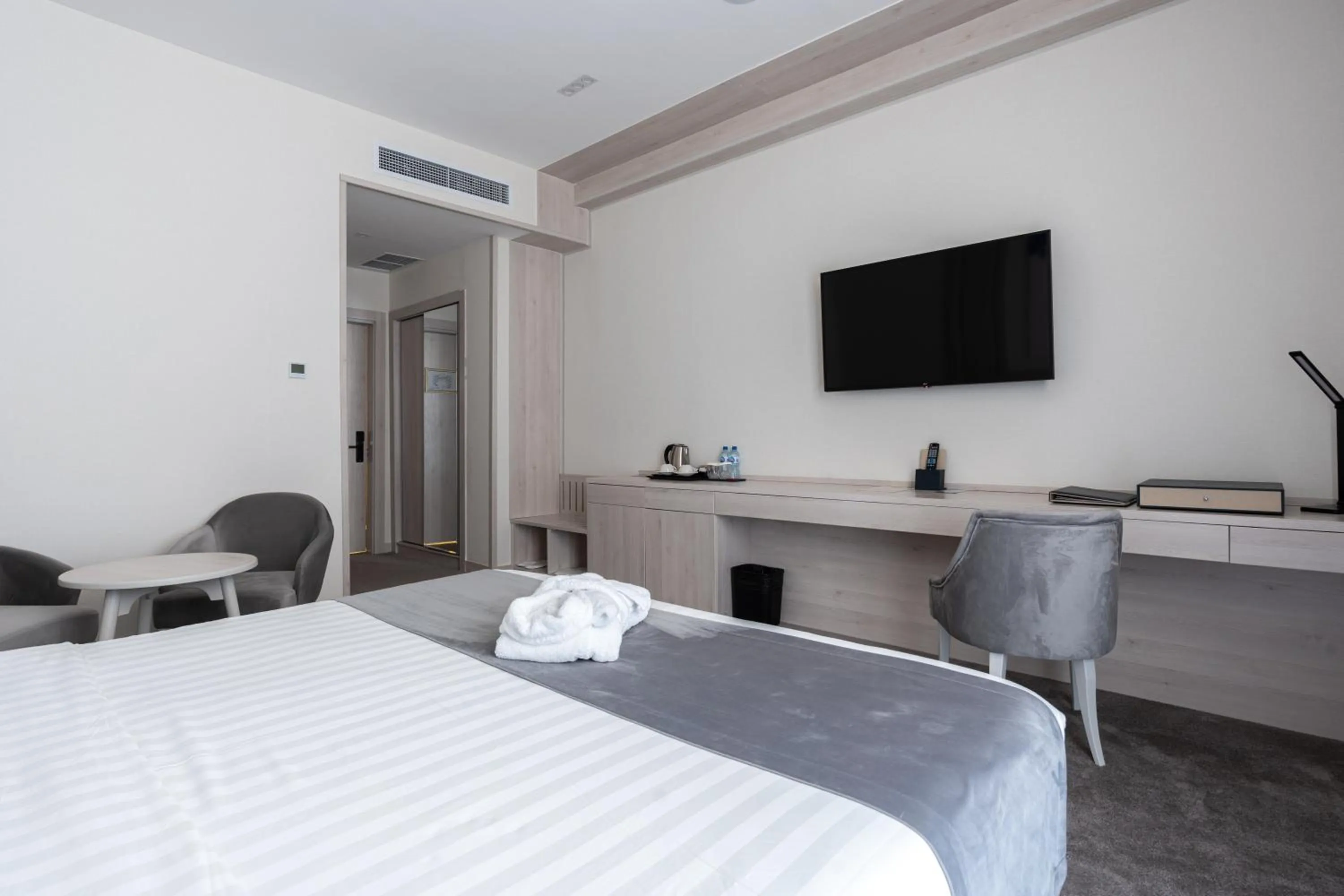 TV and multimedia, Bed in Hotel Inspira-S Tashkent