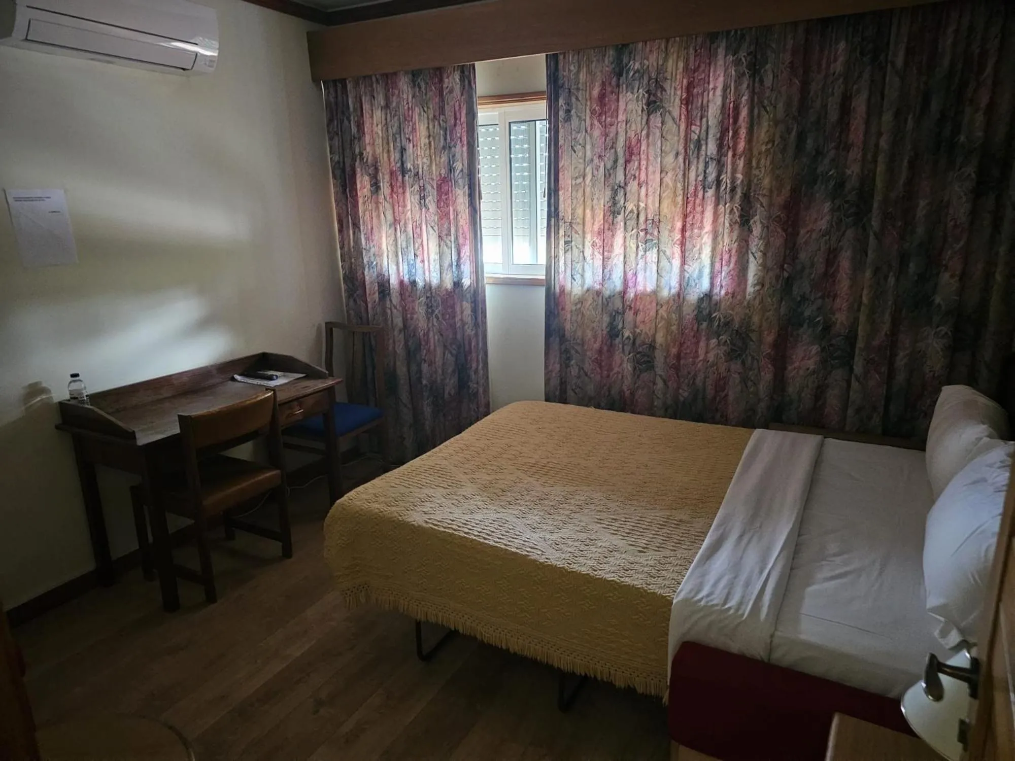 Bed in HOTEL CRUZ DA MATA