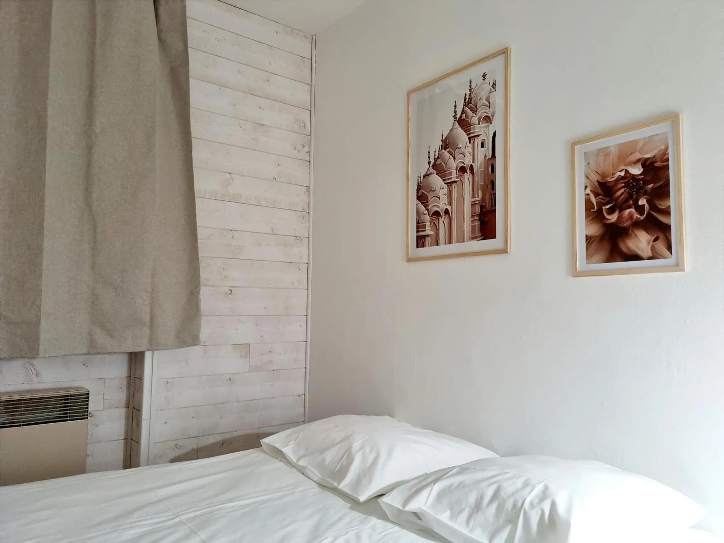 Bed in Hôtel Eden Lake