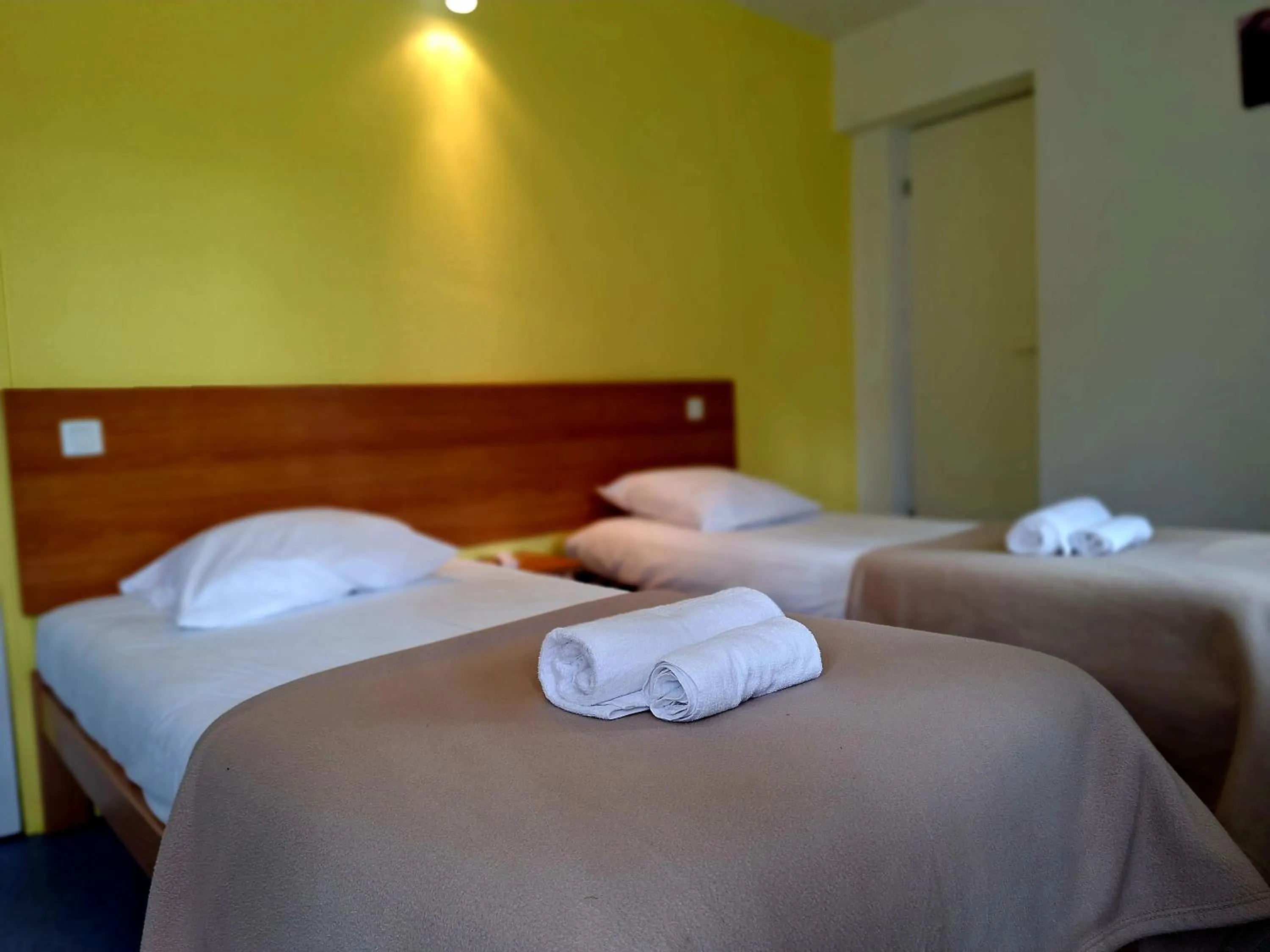 Bed in Hôtel Eden Lake