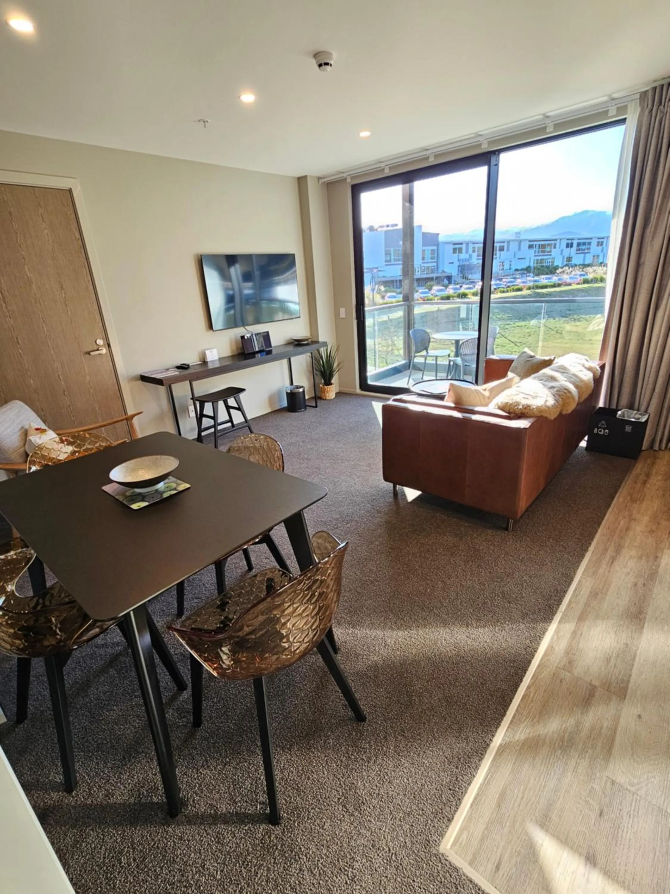 Living room, Bed in Quest Queenstown Apartments Remarkables Park