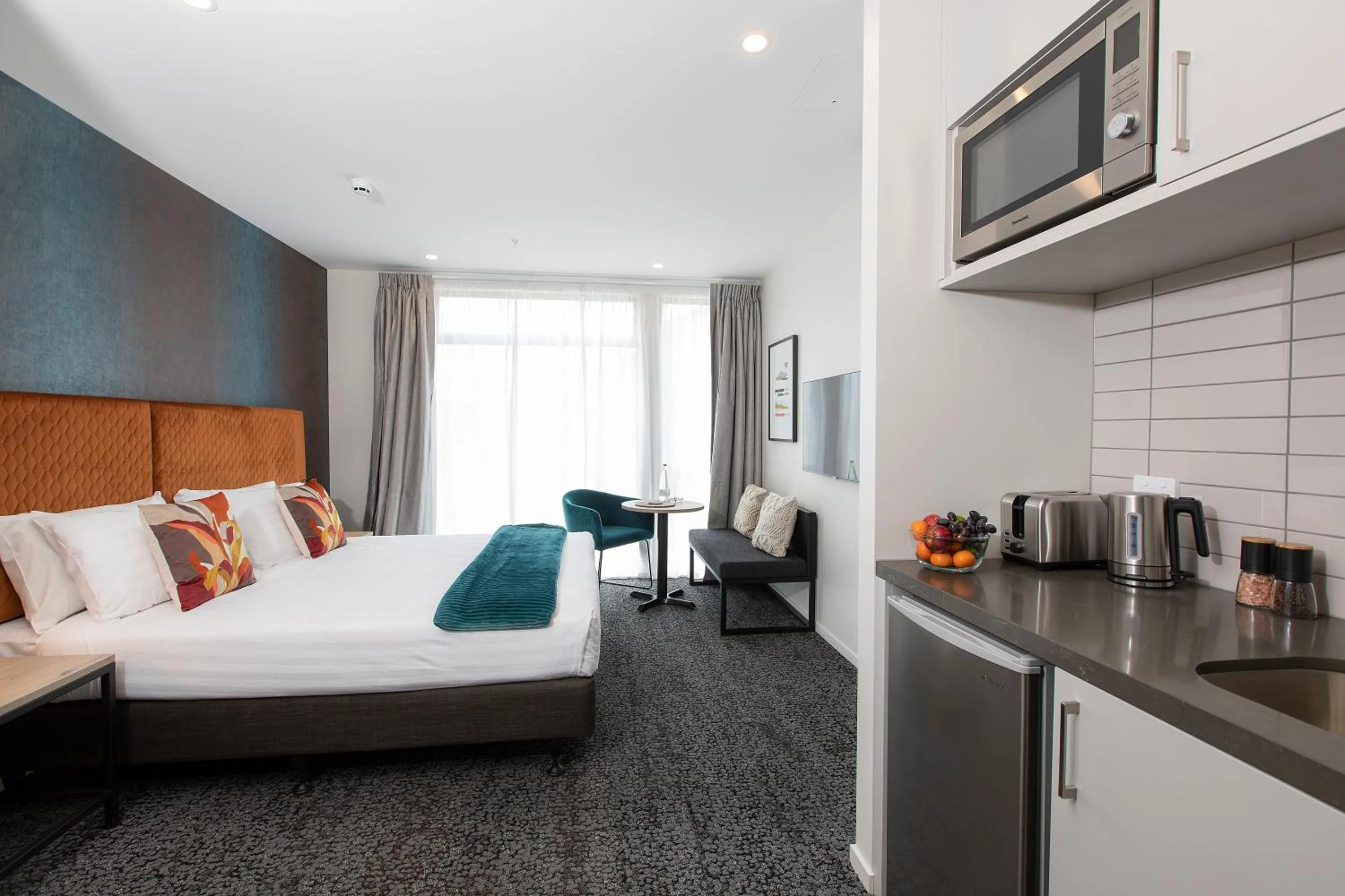 Coffee/tea facilities, Bed in Quest Queenstown Apartments Remarkables Park