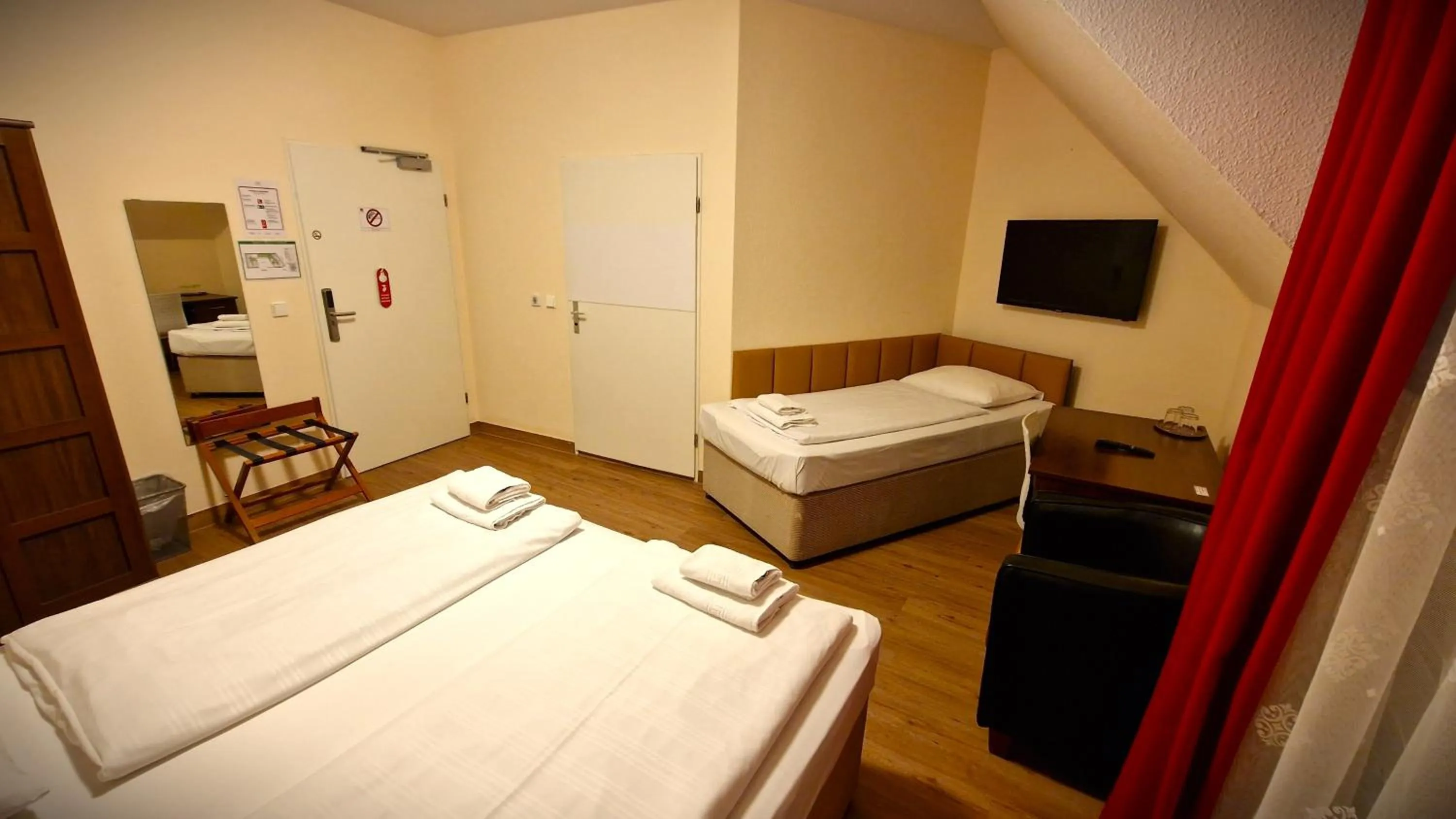 Photo of the whole room in Mikon Eastgate Hotel - City Centre