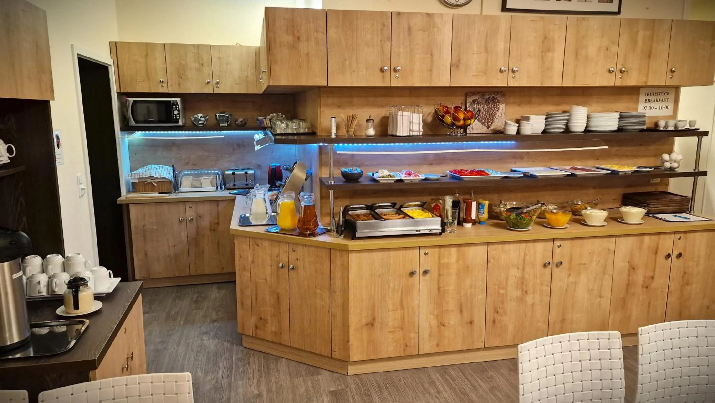 Breakfast in Mikon Eastgate Hotel - City Centre