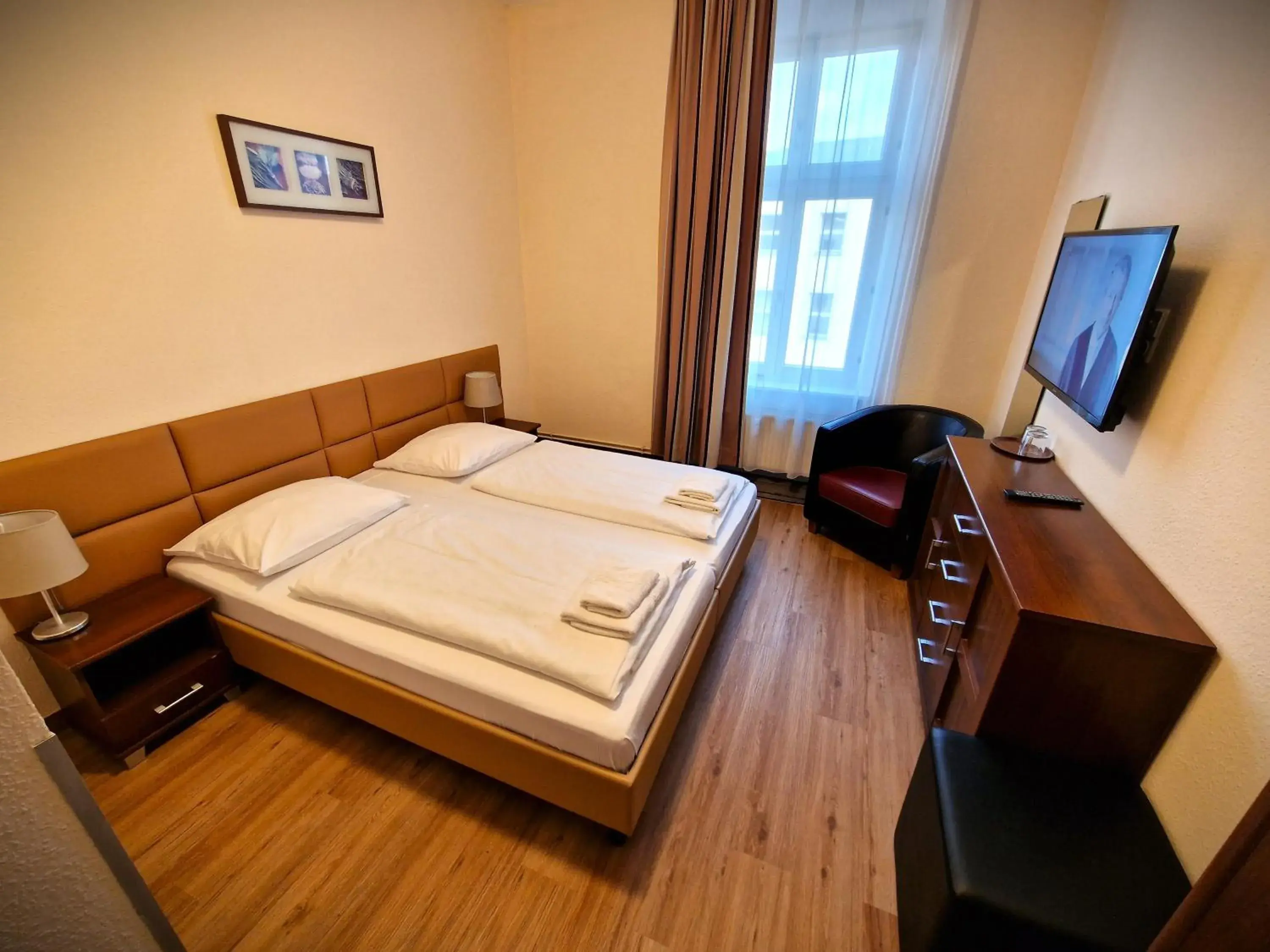 Standard Double or Twin Room in Mikon Eastgate Hotel - City Centre Standard Double or Twin Room in Mikon Eastgate Hotel - City Centre