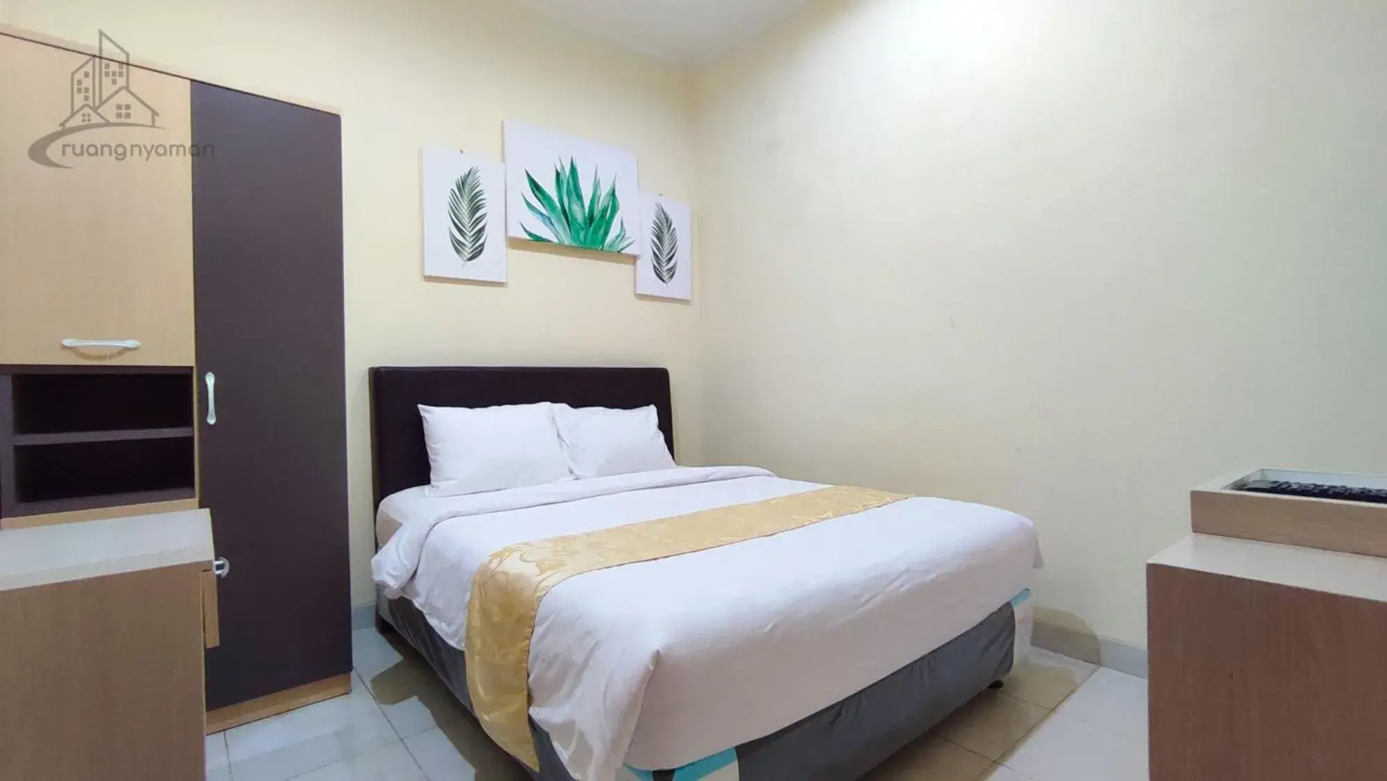 Deluxe Room in Atmosfer Guest House Sentul Deluxe Room in Atmosfer Guest House Sentul