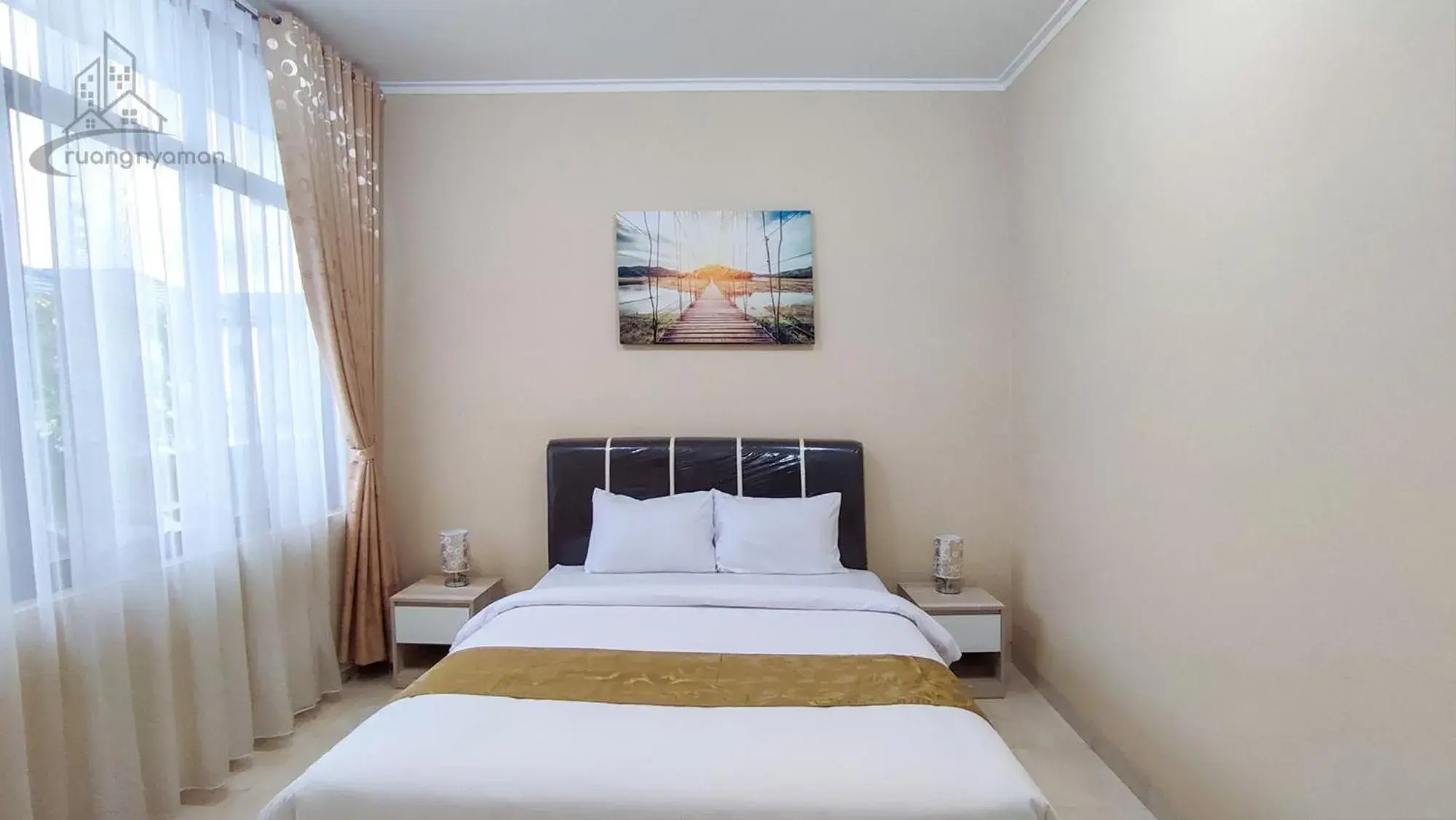 Superior Double Room in Atmosfer Guest House Sentul Superior Double Room in Atmosfer Guest House Sentul