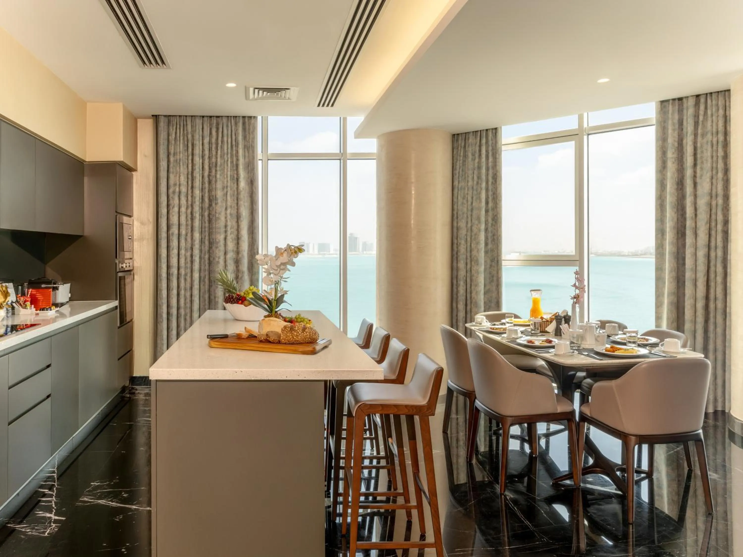 Living room in Swiss-Belsuites Admiral Juffair