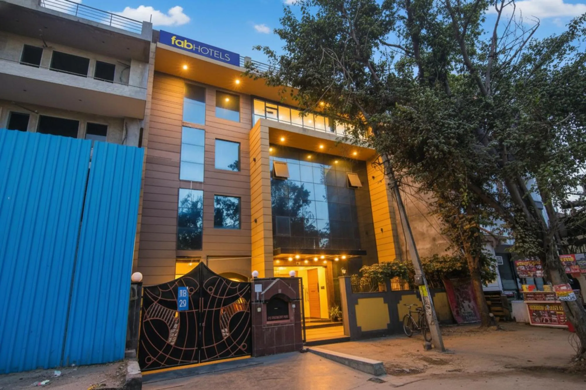 Property building in Via Singh Suite