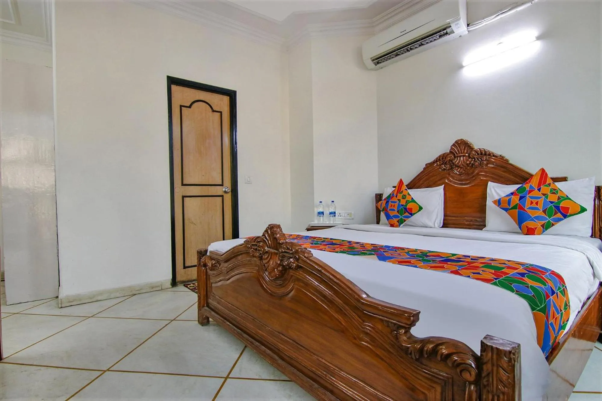 Bed in FabHotel Singh Suite - DLF Phase 3, Gurugram