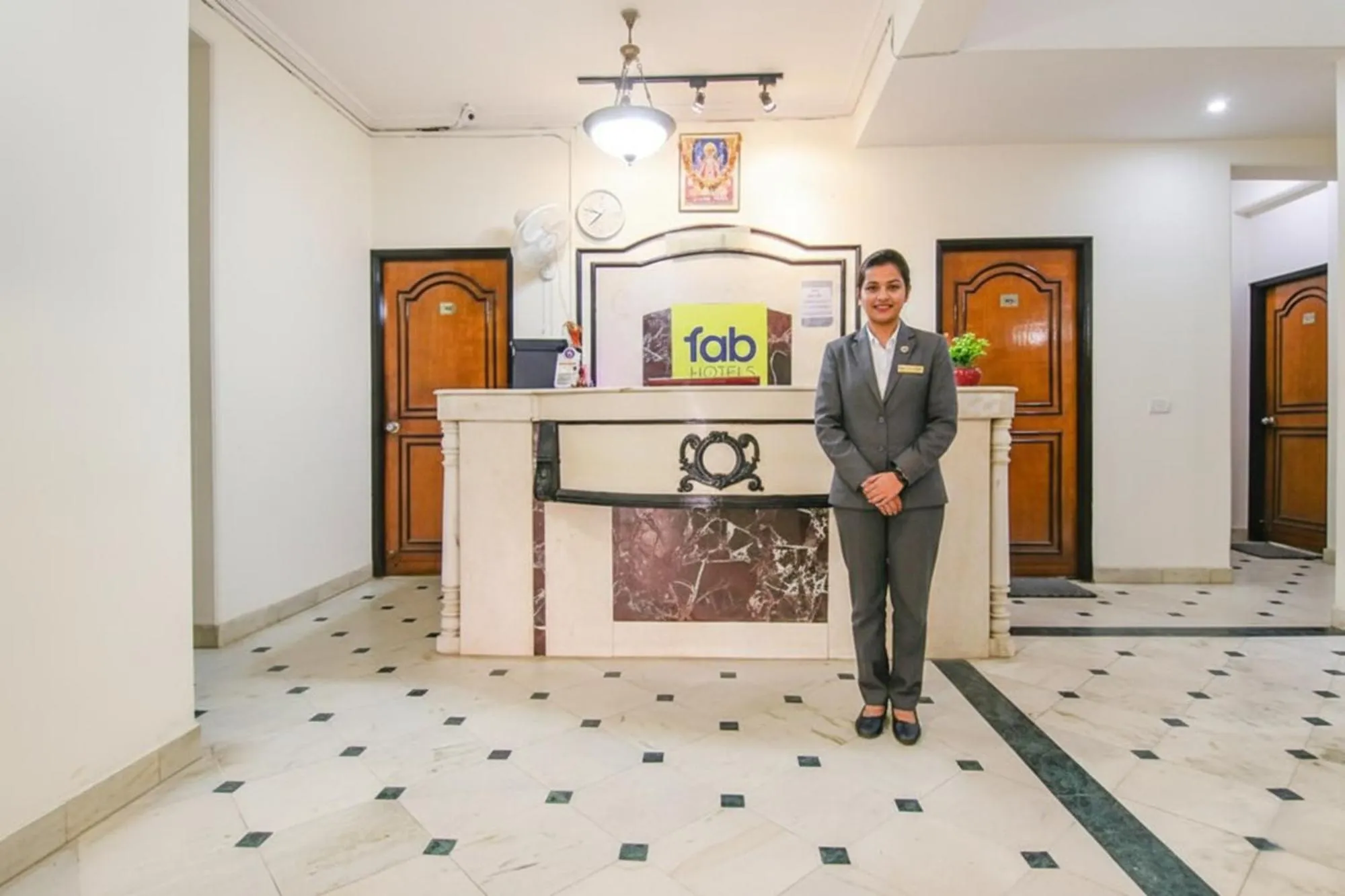 Lobby or reception in Via Singh Suite