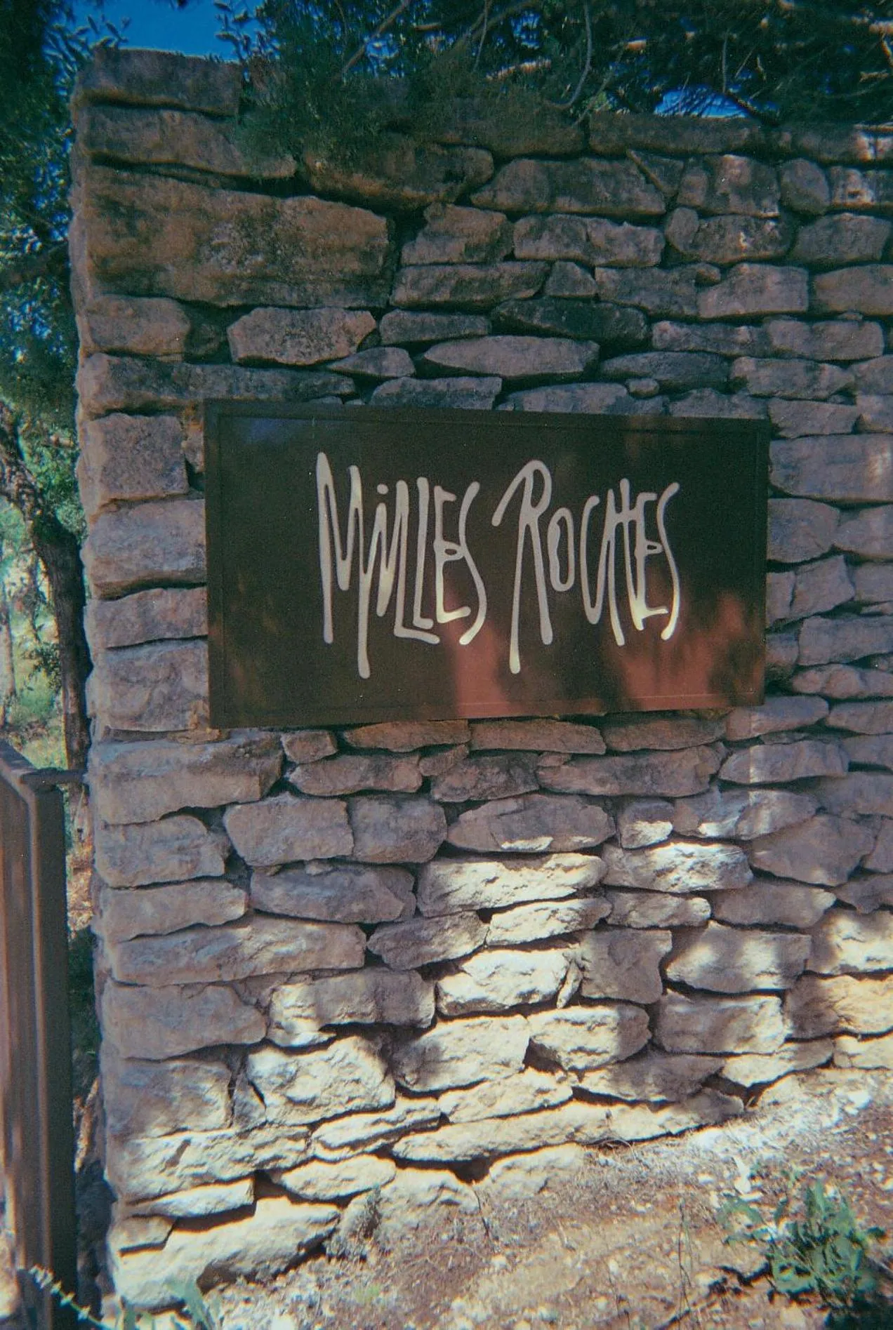 Logo/Certificate/Sign in Les Milles Roches