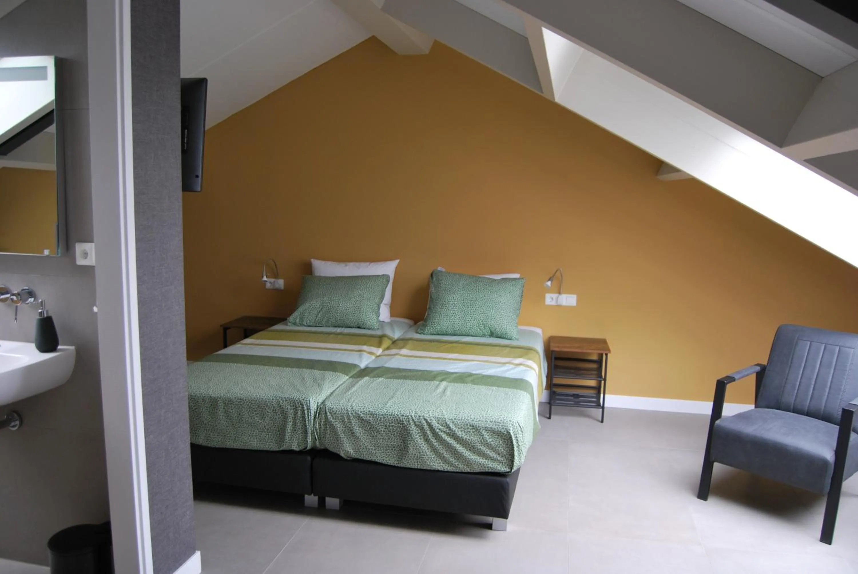 Bed in Hoeve de Heemser Parel