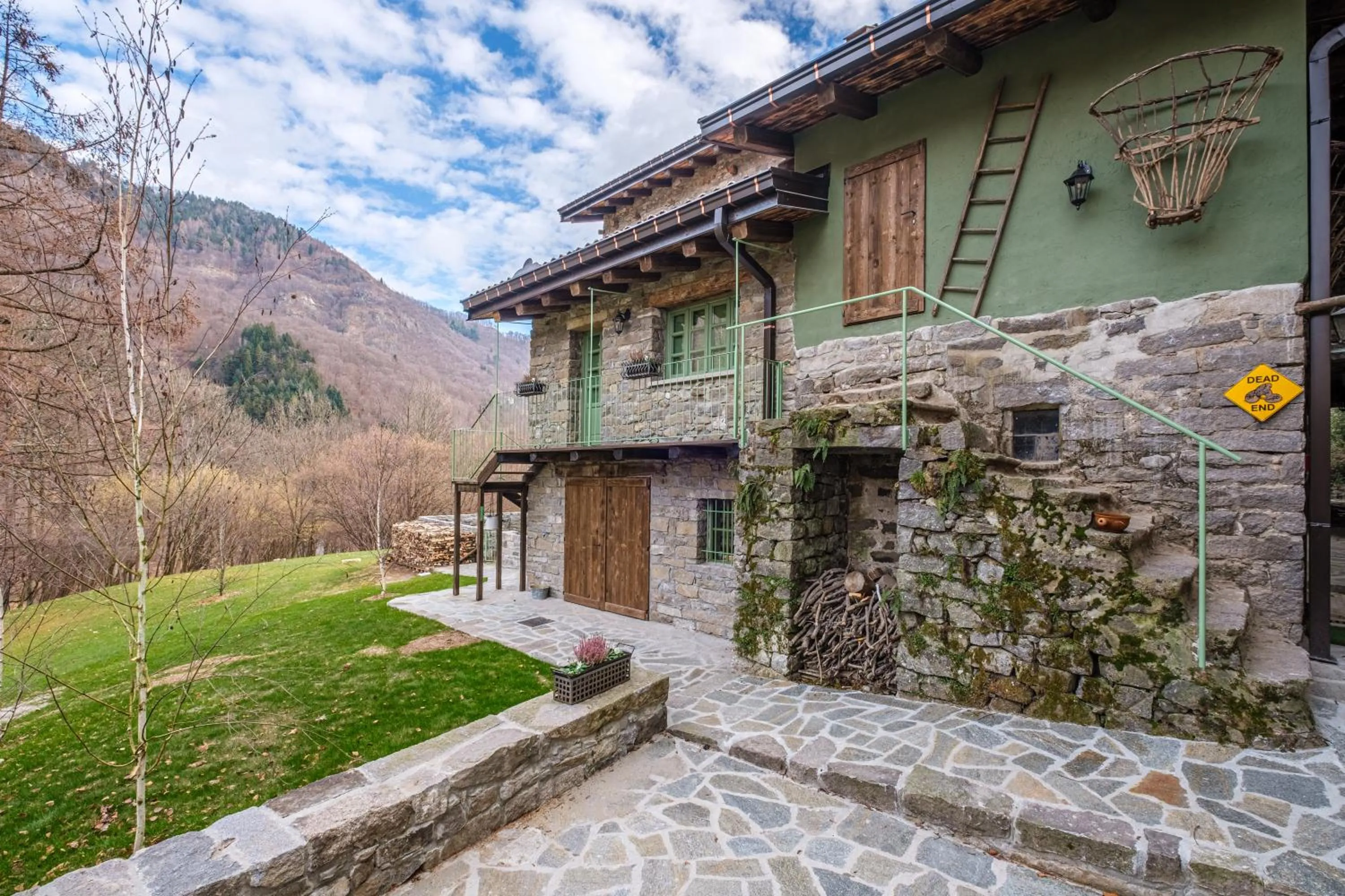 Property building in Country House La Bursch