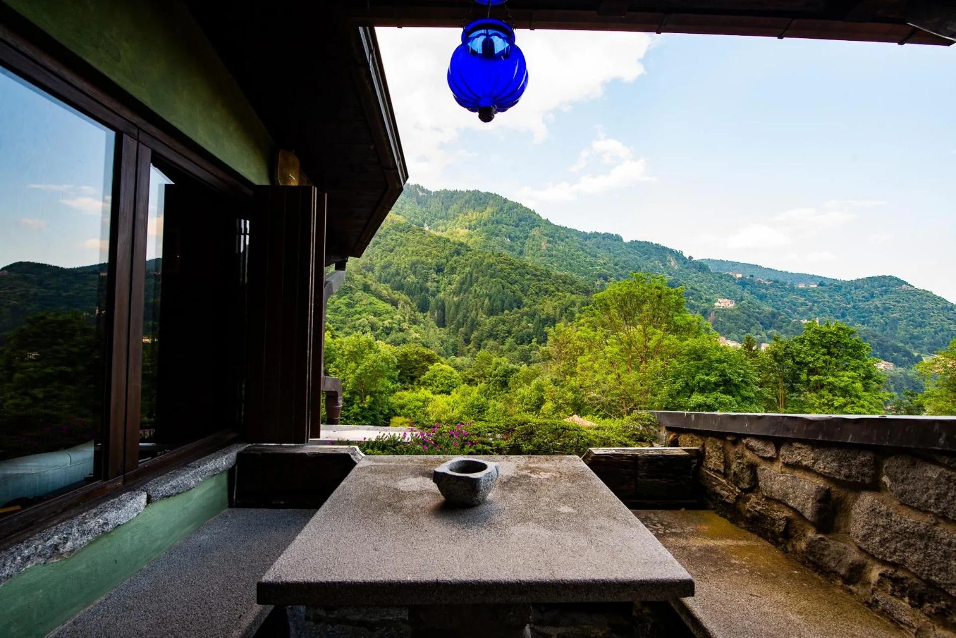 Natural landscape in Country House La Bursch