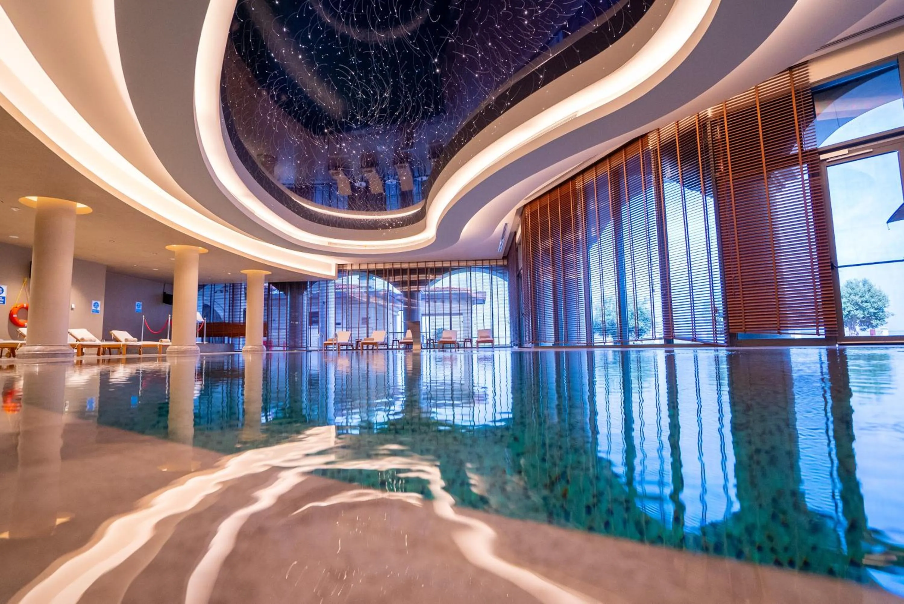 Swimming pool in Birun Ada Hotel