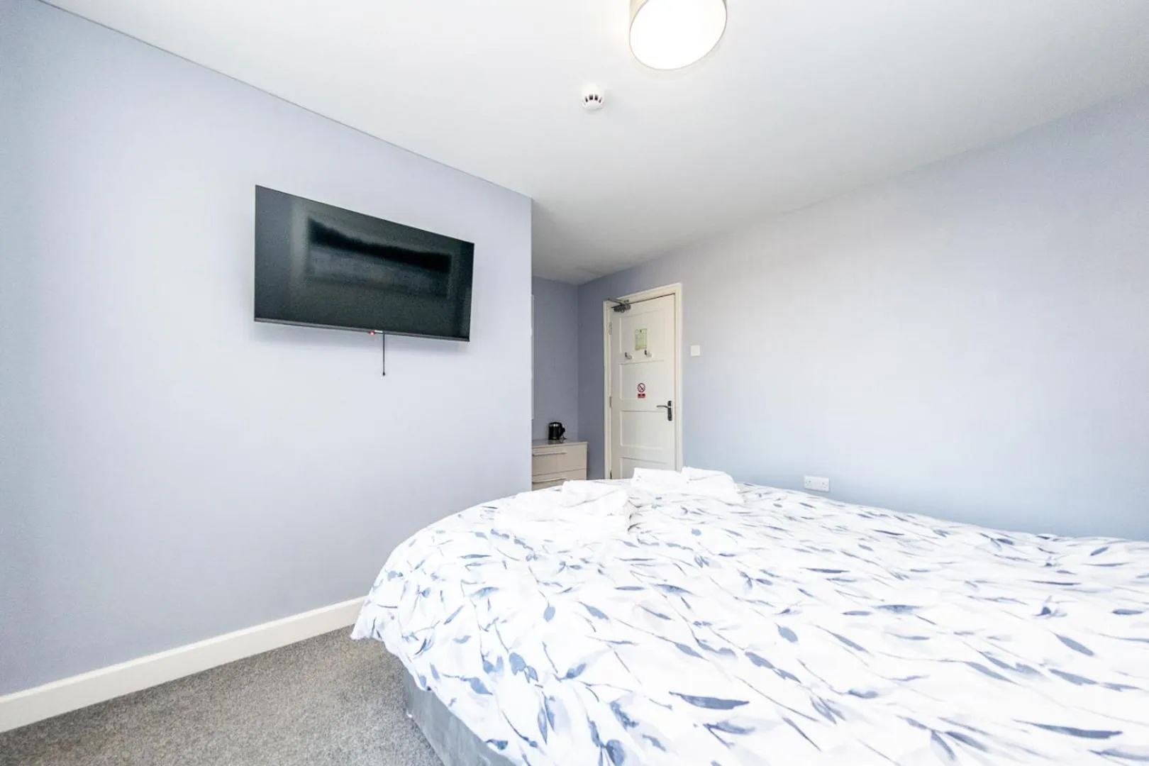 Bedroom, Bed in The Halfway House Inn