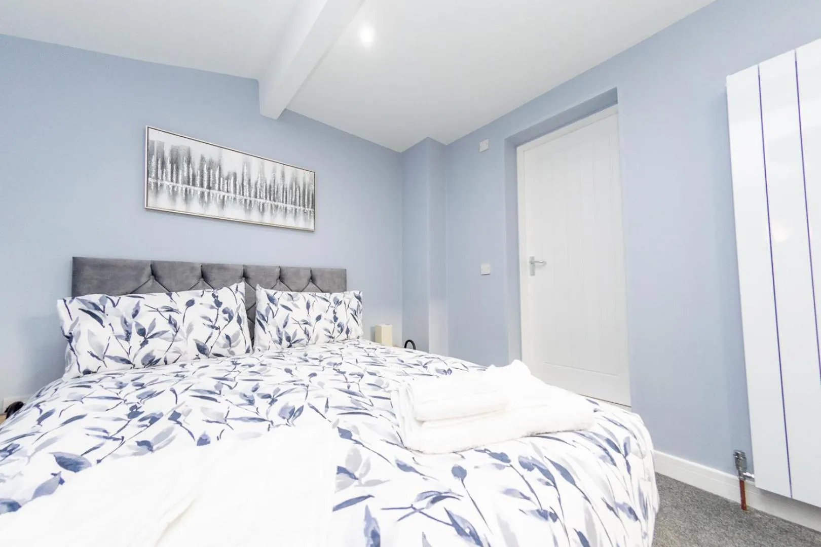 Bedroom, Bed in The Halfway House Inn