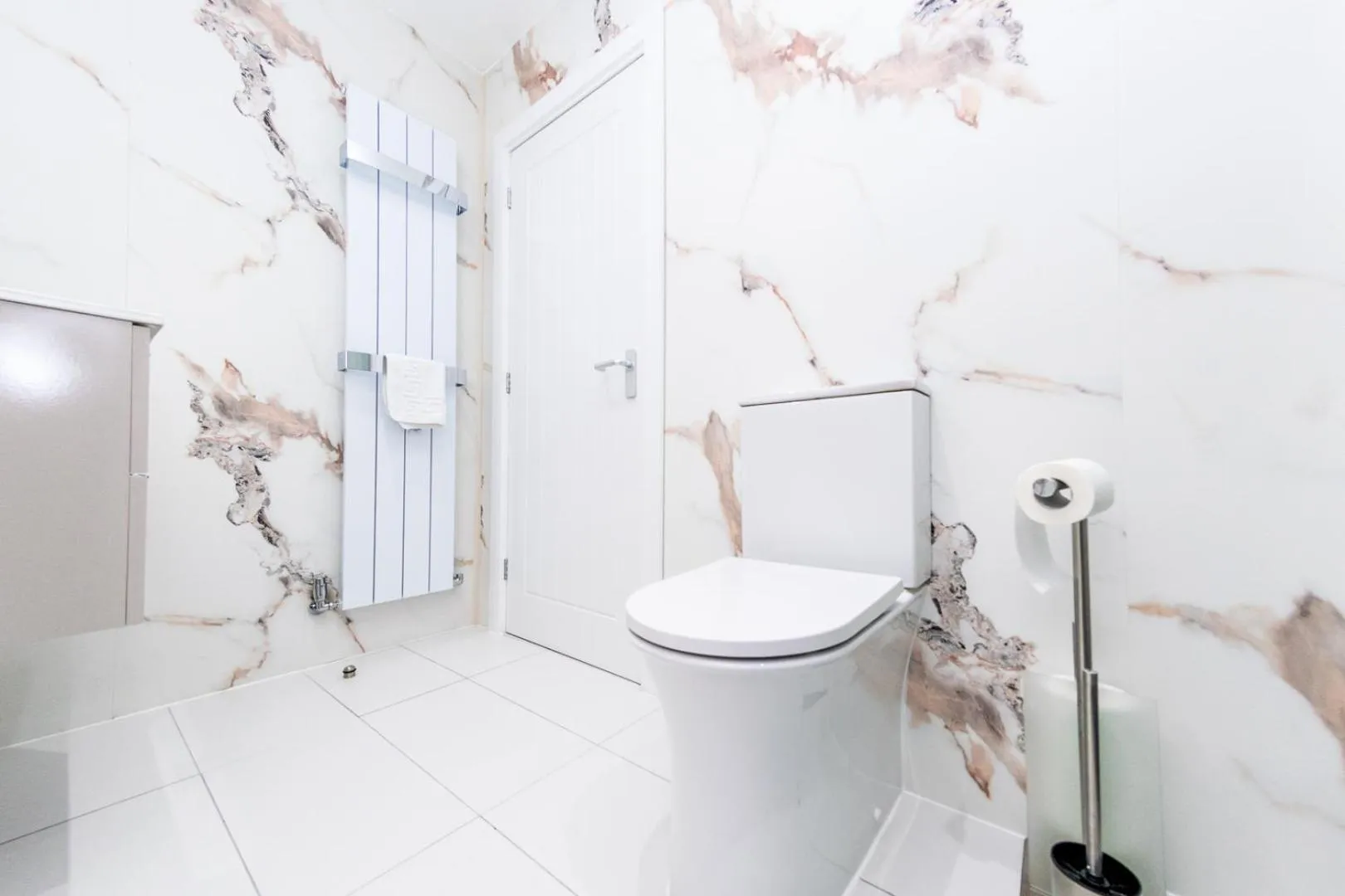 Bathroom in The Halfway House Inn