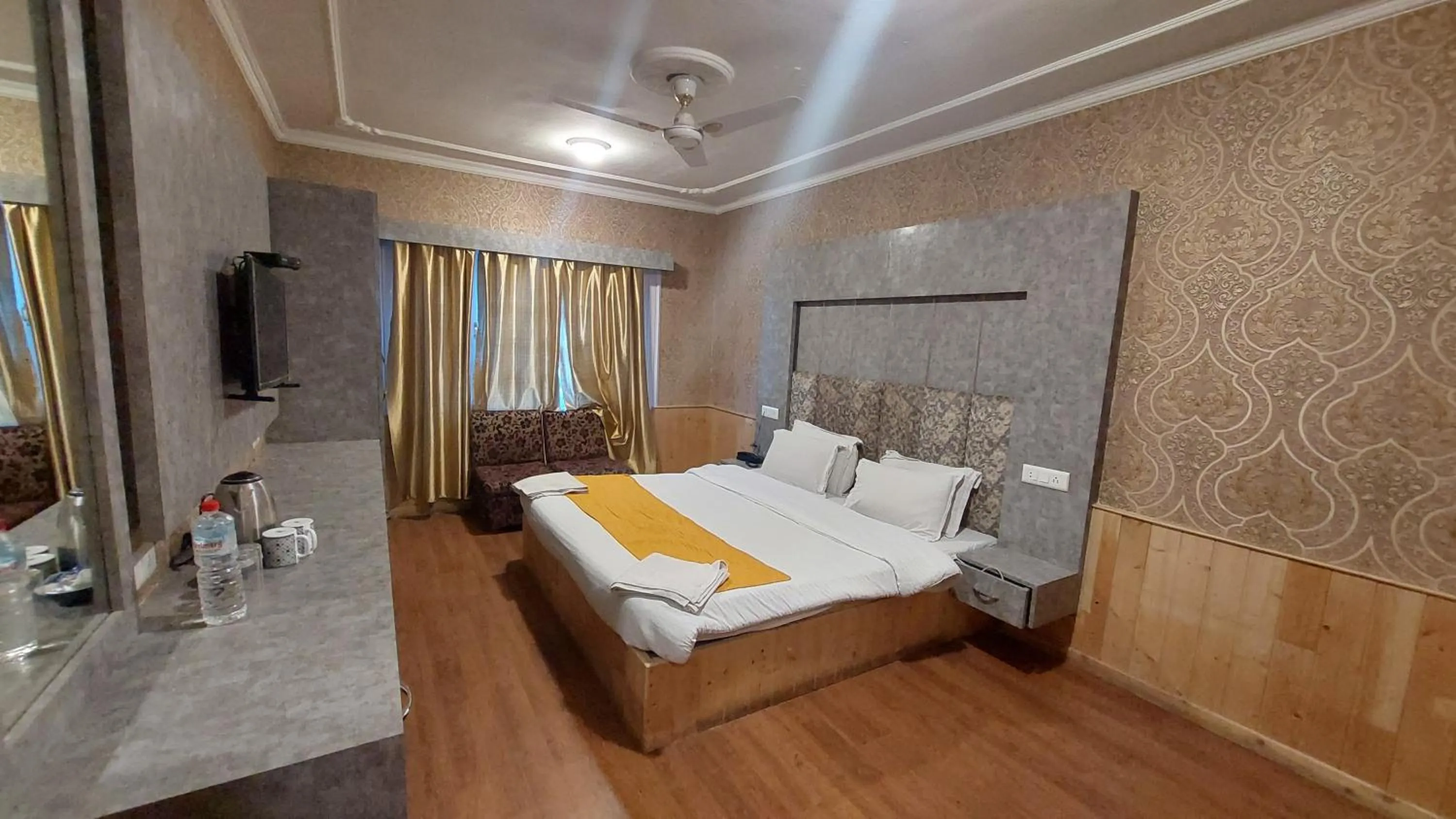 Bed in Hotel Outlook