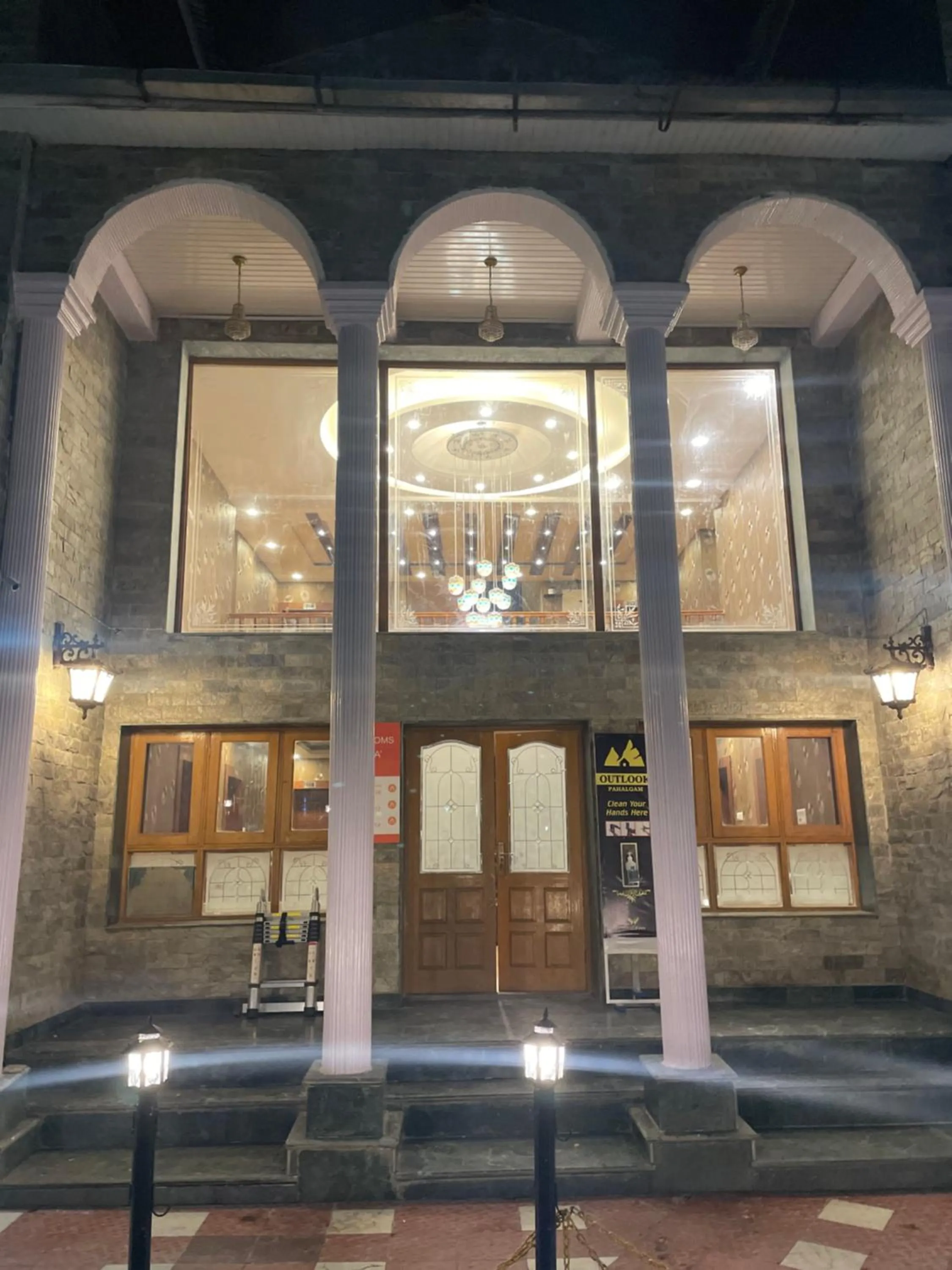 Property building in Hotel Outlook