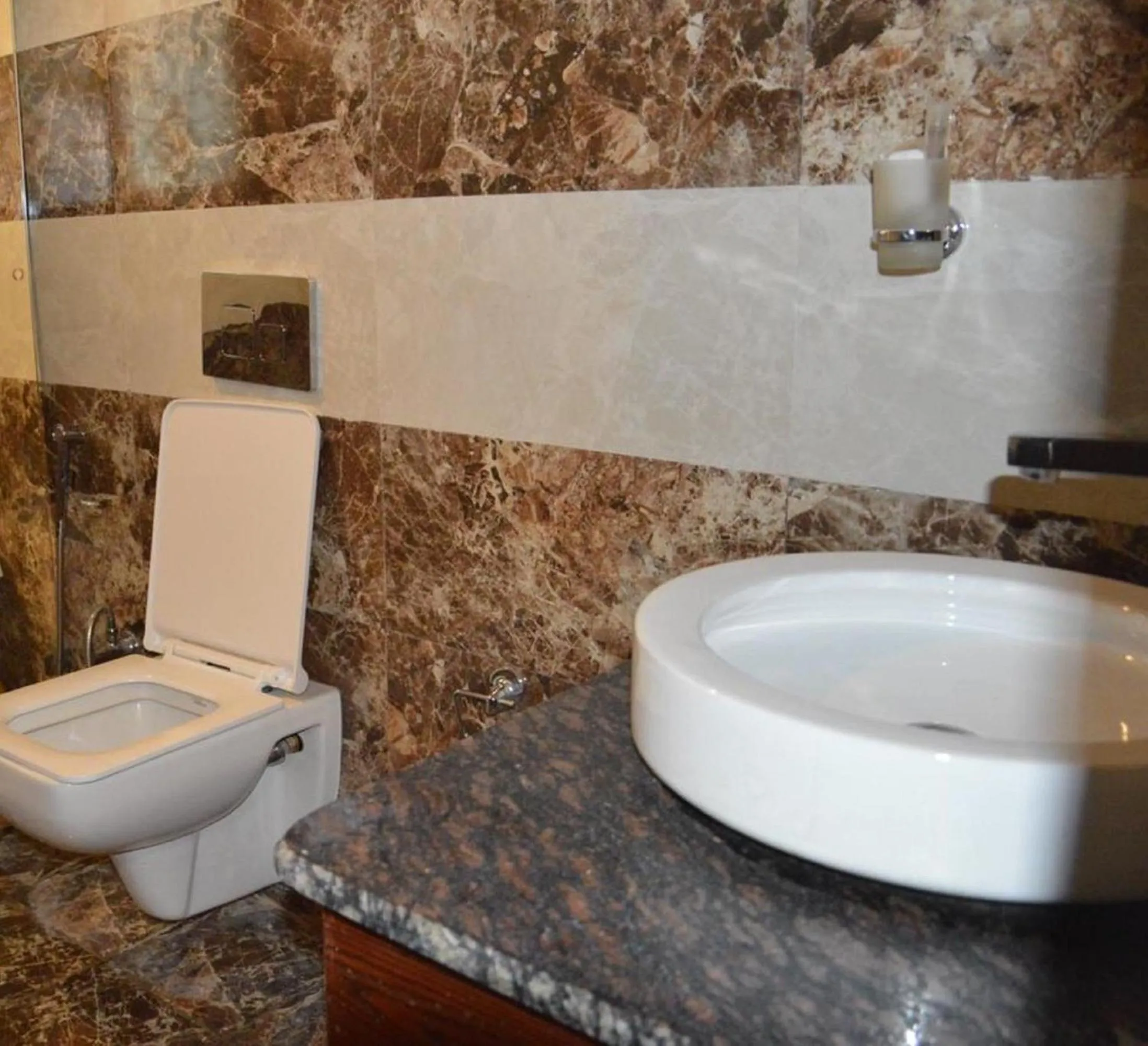 Bathroom in Hotel Outlook