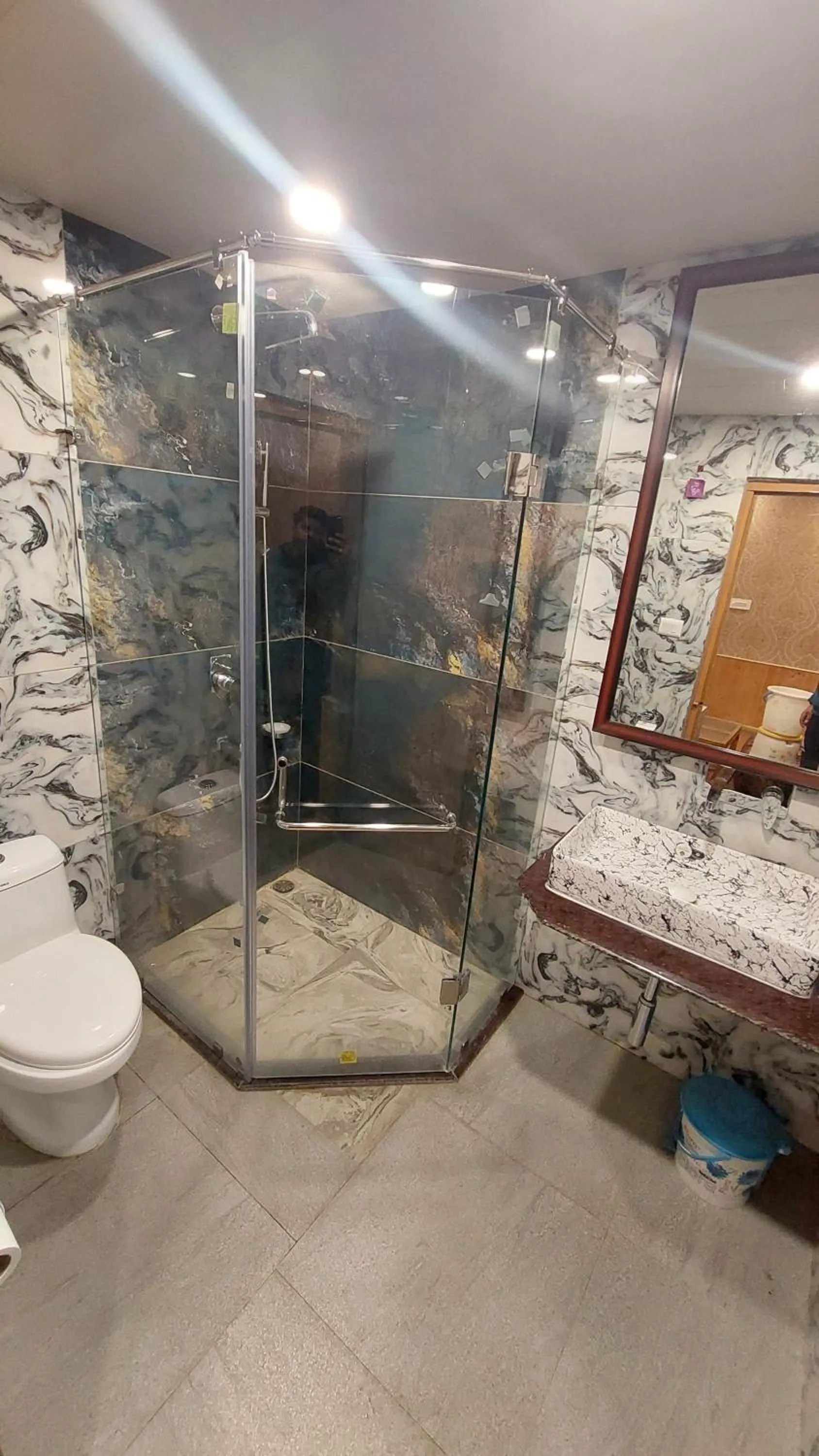 Bathroom in Hotel Outlook