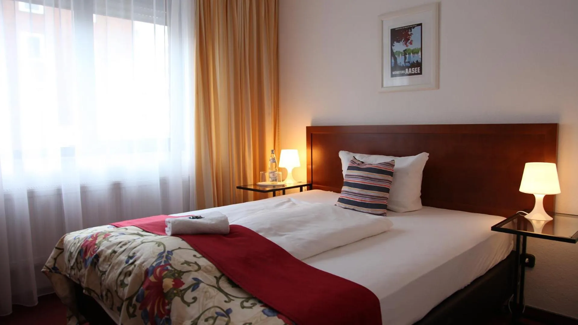 Bedroom, Bed in Cityhotel Amadeus